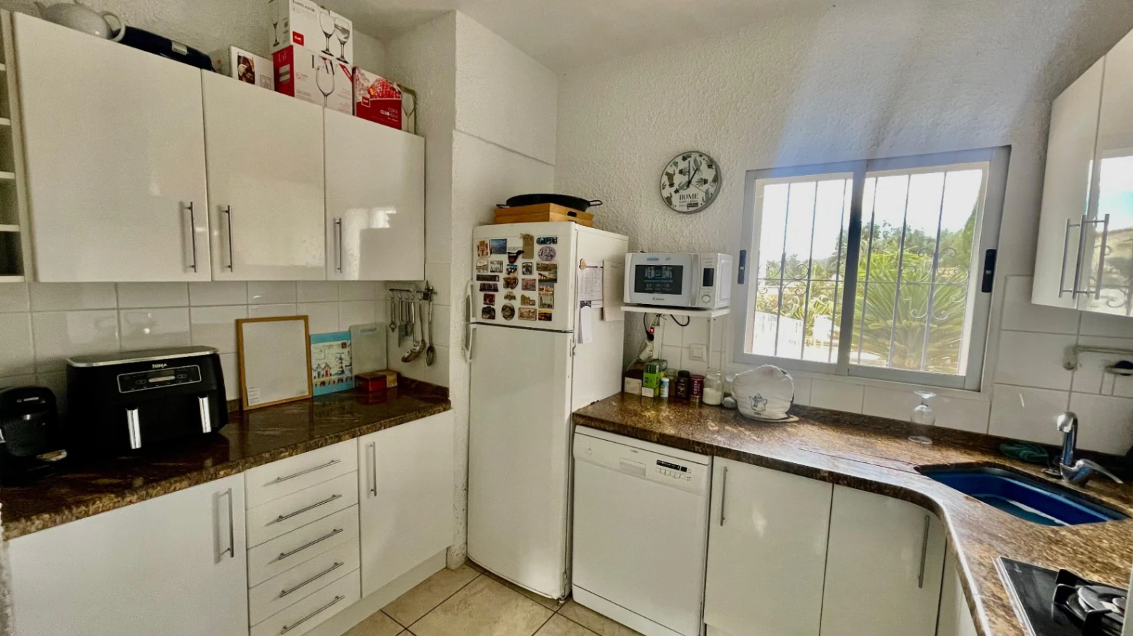Villa for sale in Parcent: Flat plot, private