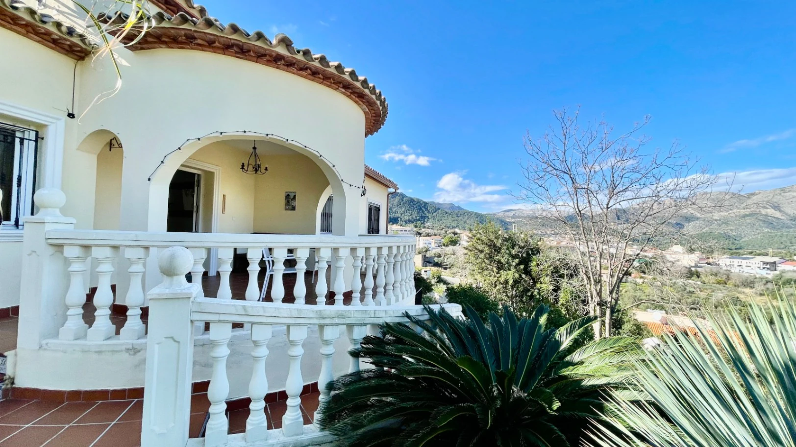 Villa for sale in Orba: Luxury & elegant