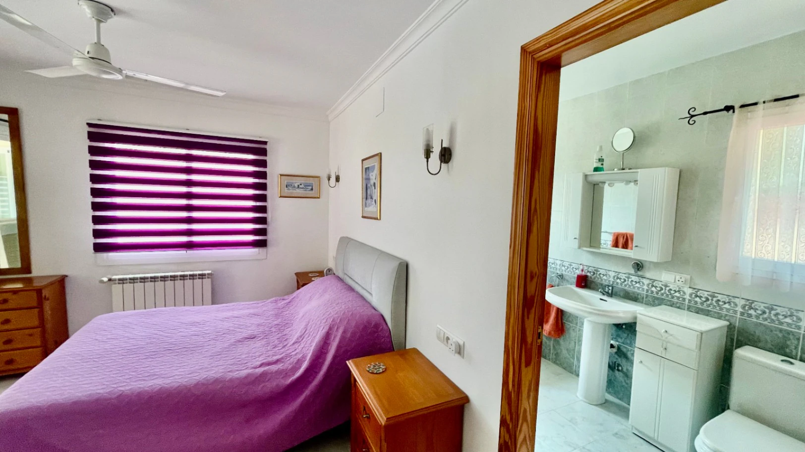 Villa for sale in Alcalali: South-facing, private