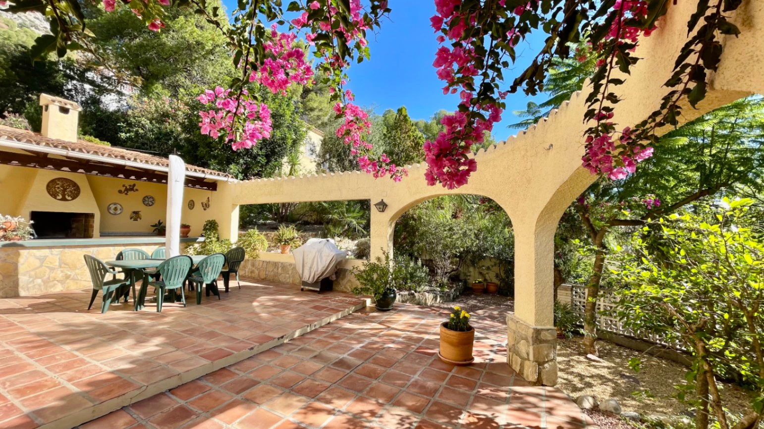 Villa te koop in Alcalali: Prachtig met adembenemend uitzicht