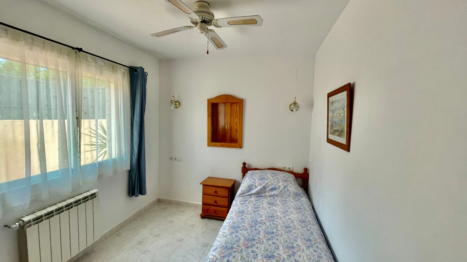 Villa for sale in Alcalali: South-facing, private