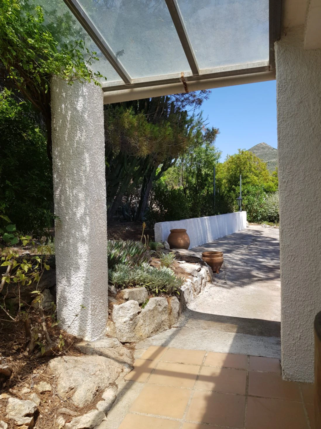 Casita for sale in Alcalali: large urban plot