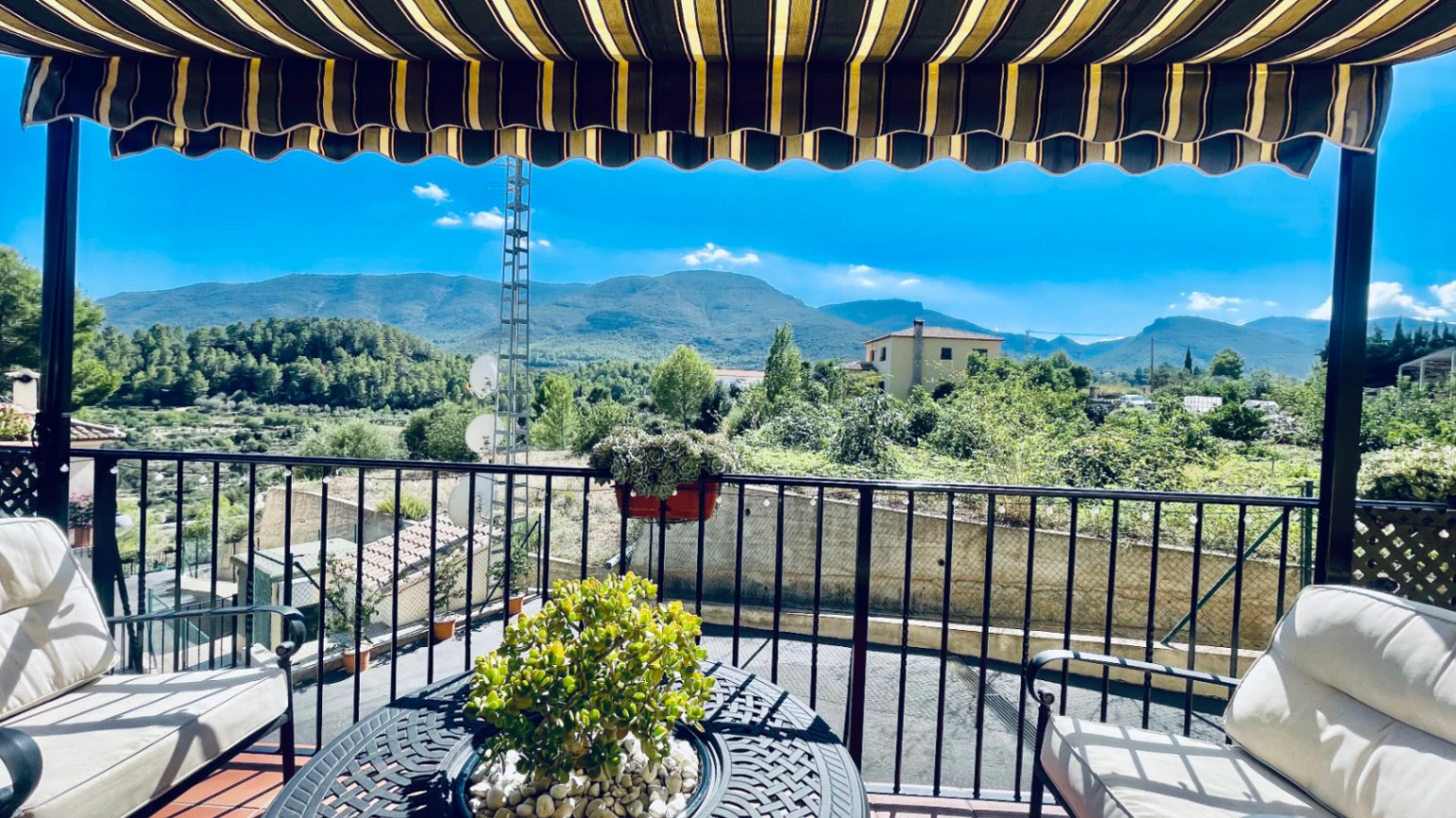 Townhouse for sale in Murla: Luxurious and spacious
