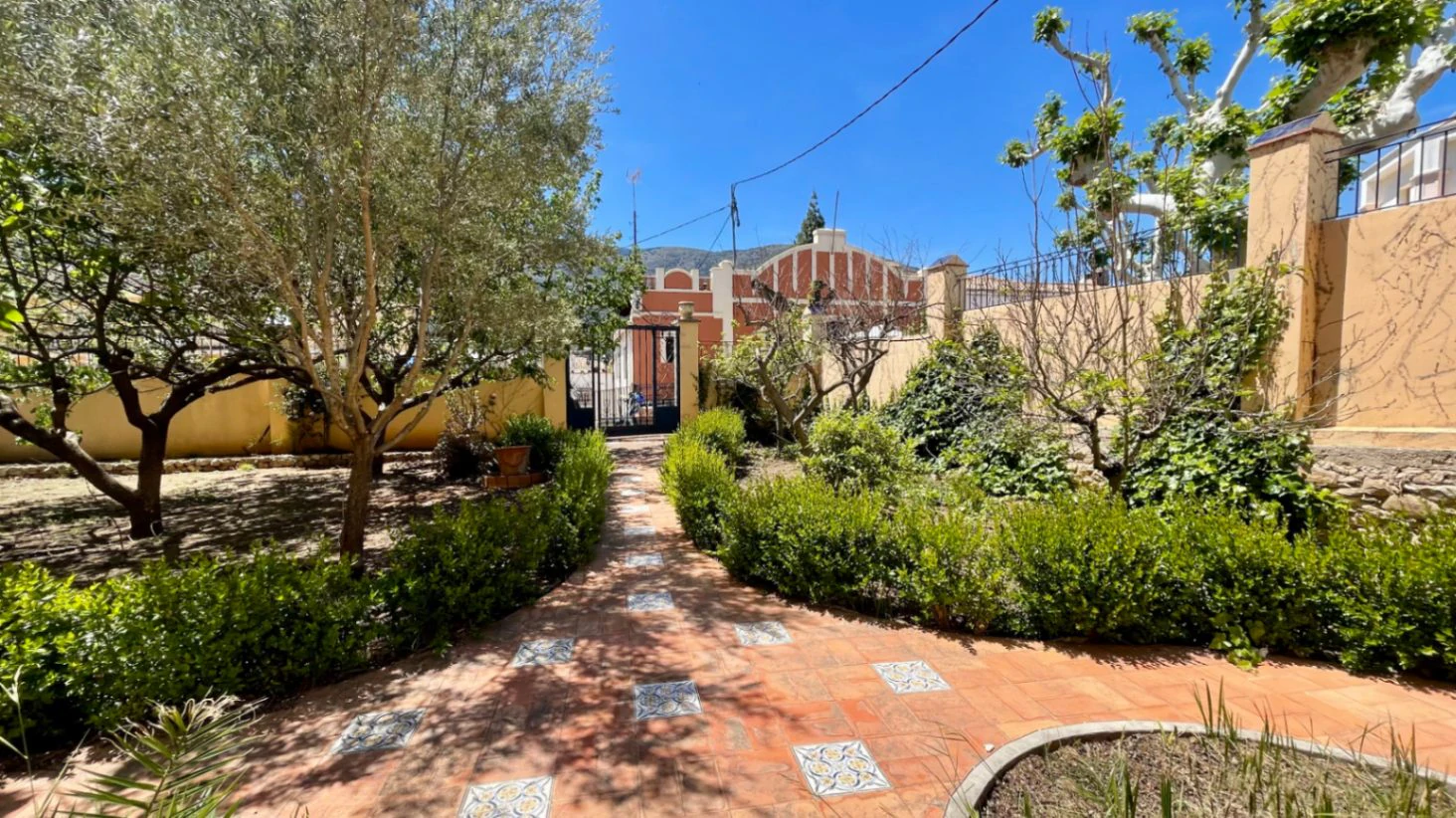 Townhouse for sale in Parcent: Magnificent