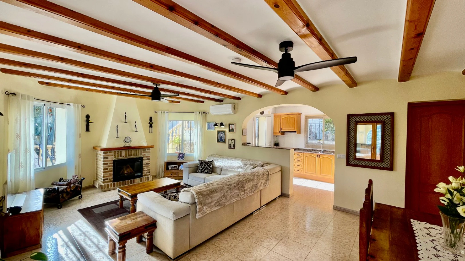 Villa for sale in Alcalali: Fabulous mountain views, excellent privacy