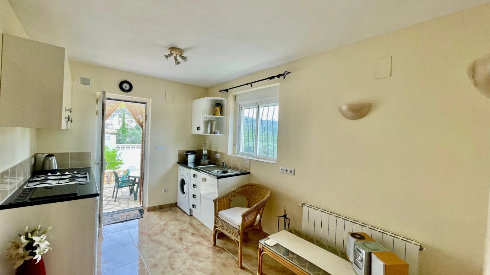 Villa for sale in Alcalali: Fabulous views, separate apartment