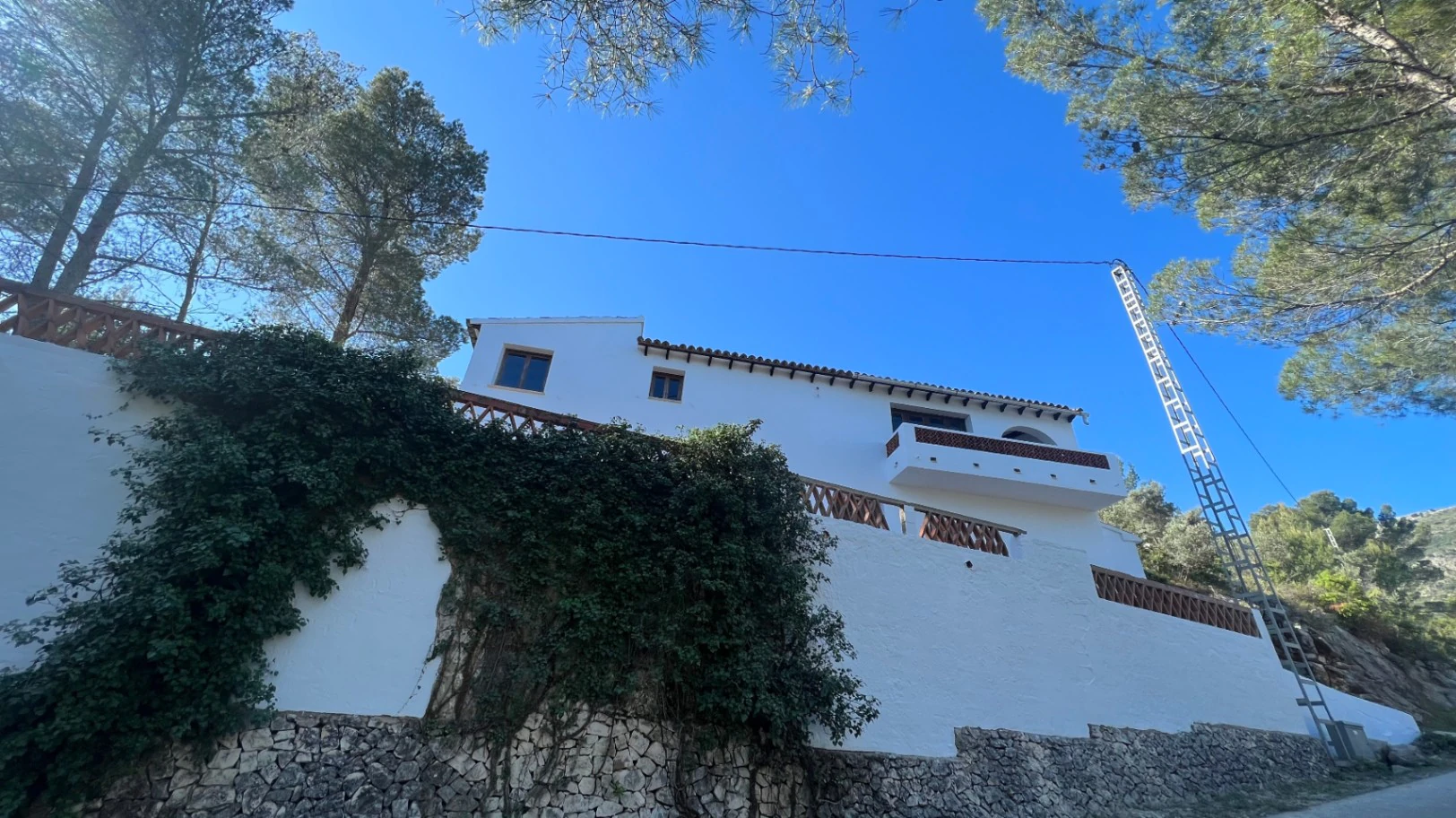 For sale in Parcent: private villa with open views