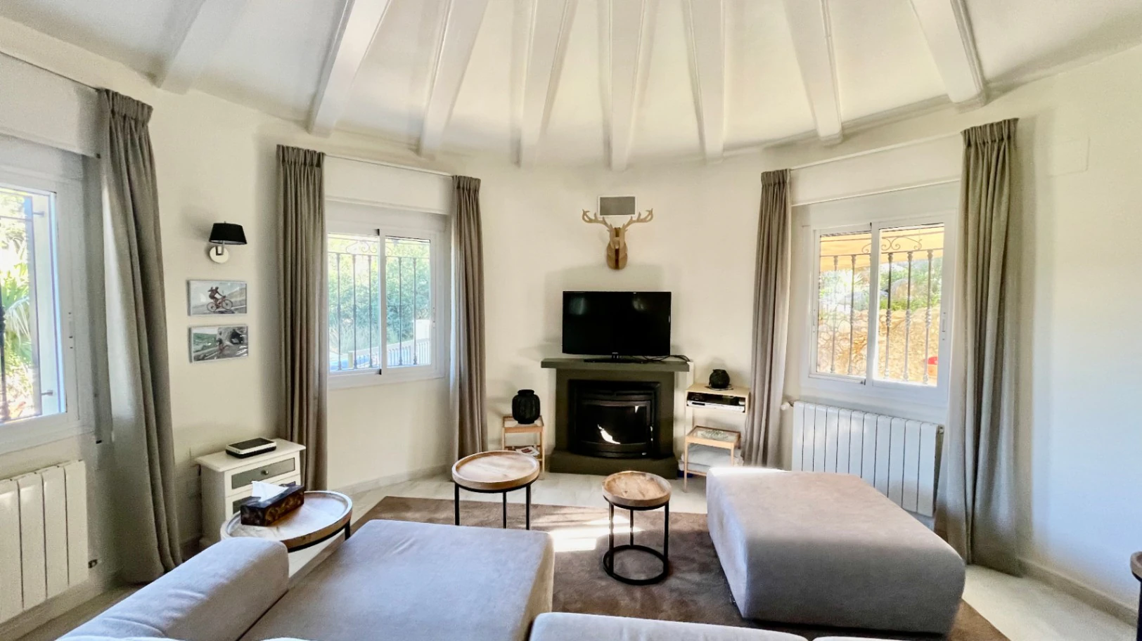 Villa for sale in Orba: Luxury & elegant