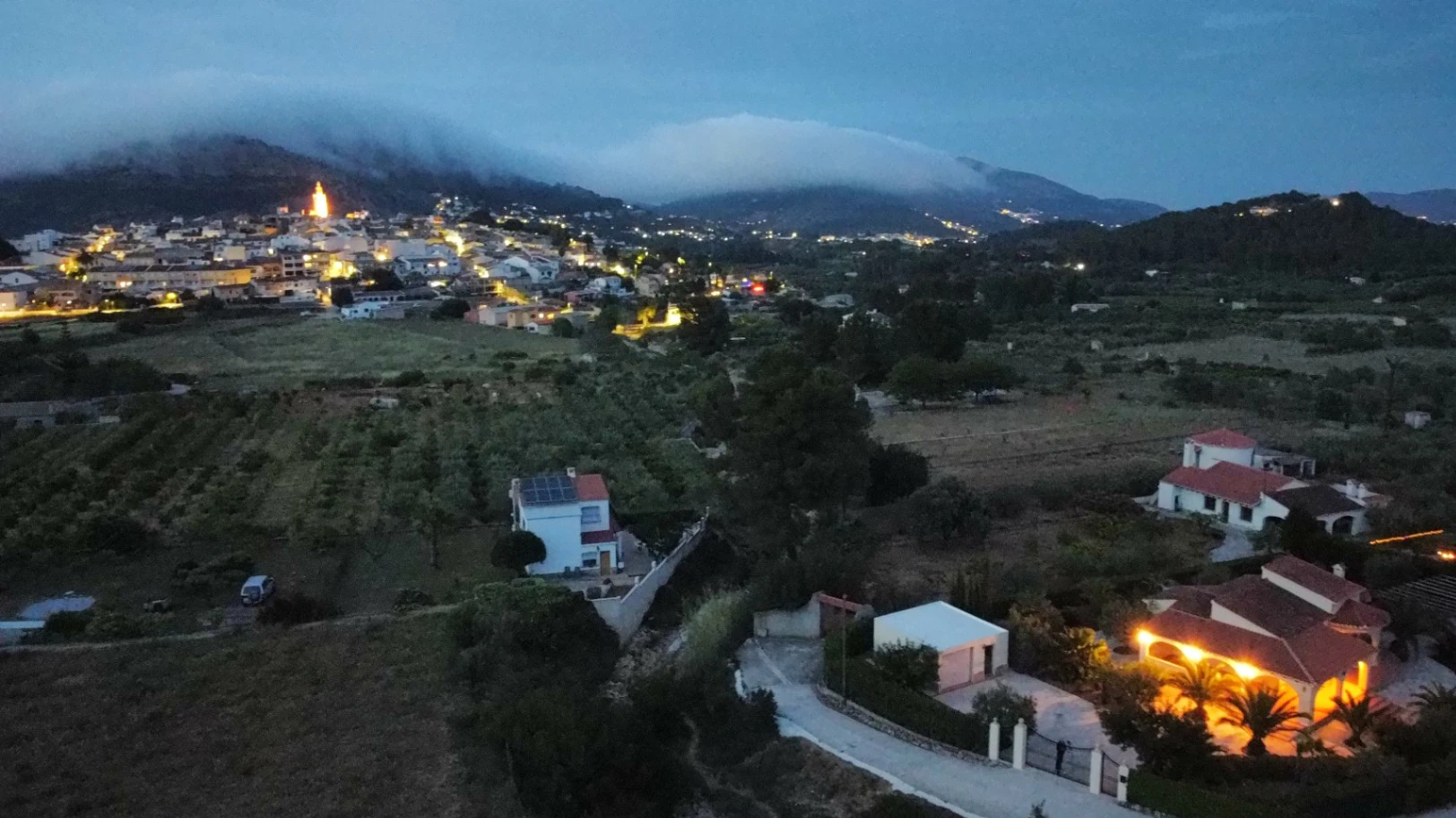 For sale in Parcent: Villa on a flat plot of 1346m2