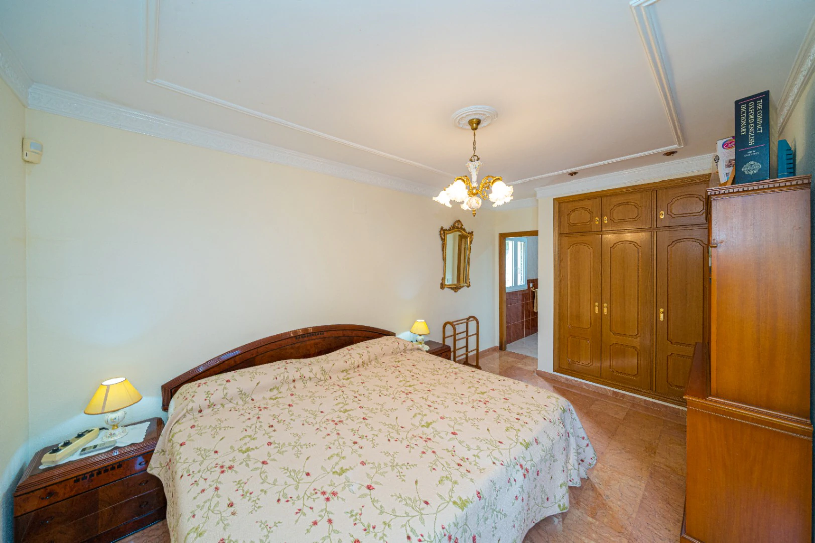 Villa for sale in Denia: Classic and elegant