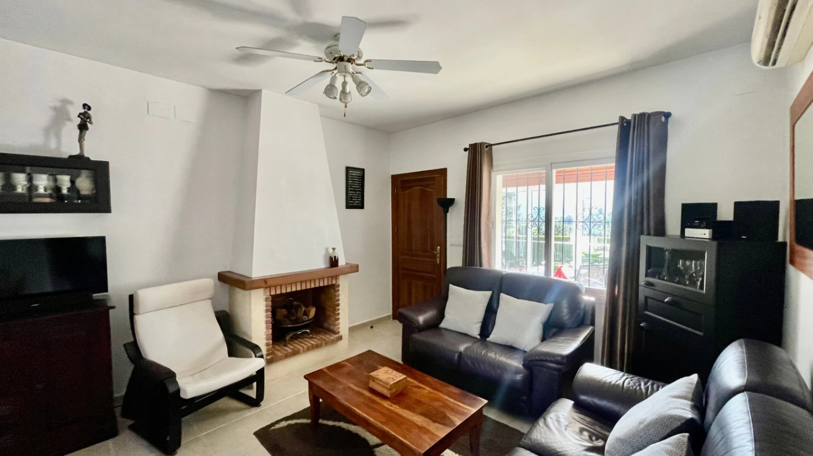 Halfvrijstaande bungalow te koop in Murla: Elegant, op hoekperceel