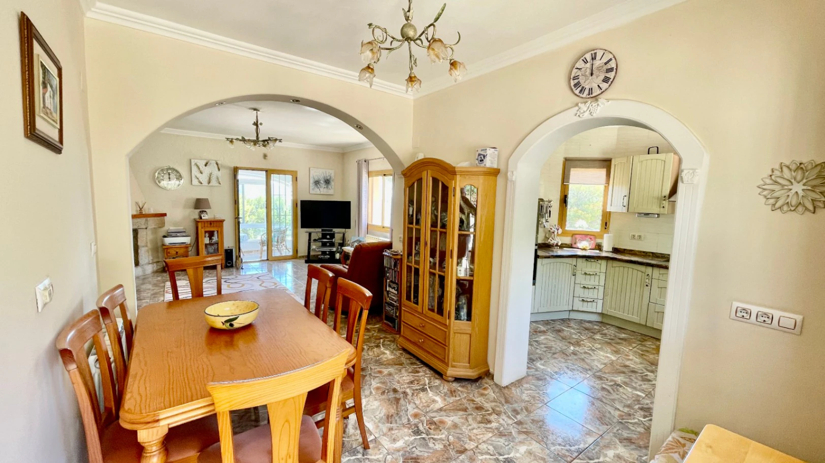 Villa for sale in Parcent: Private, corner plot