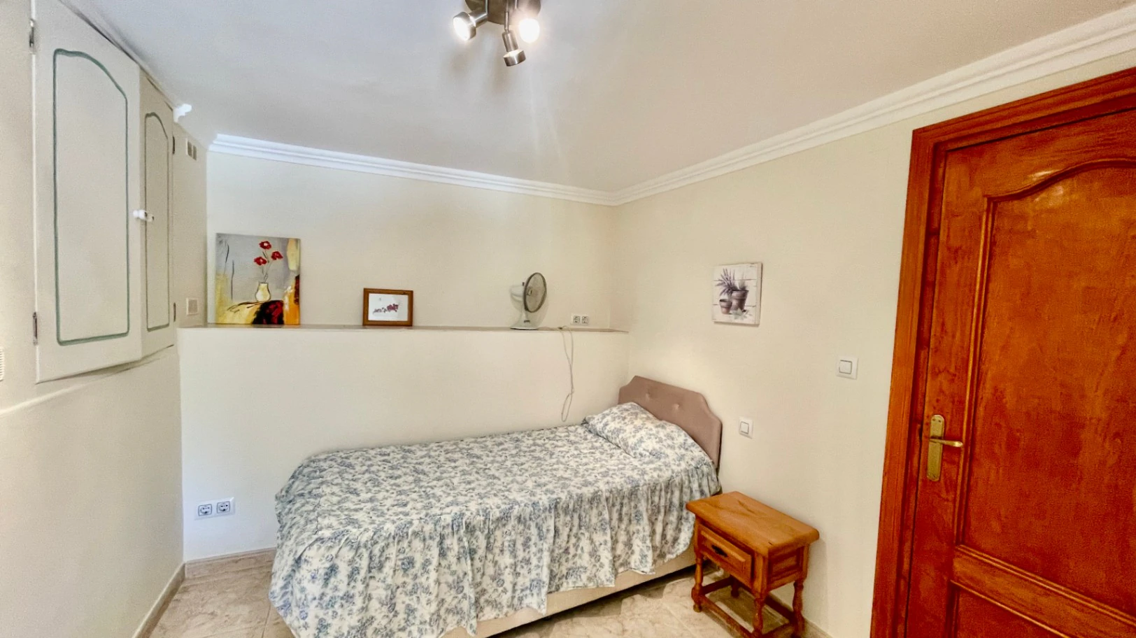 Villa for sale in Parcent: Private, corner plot