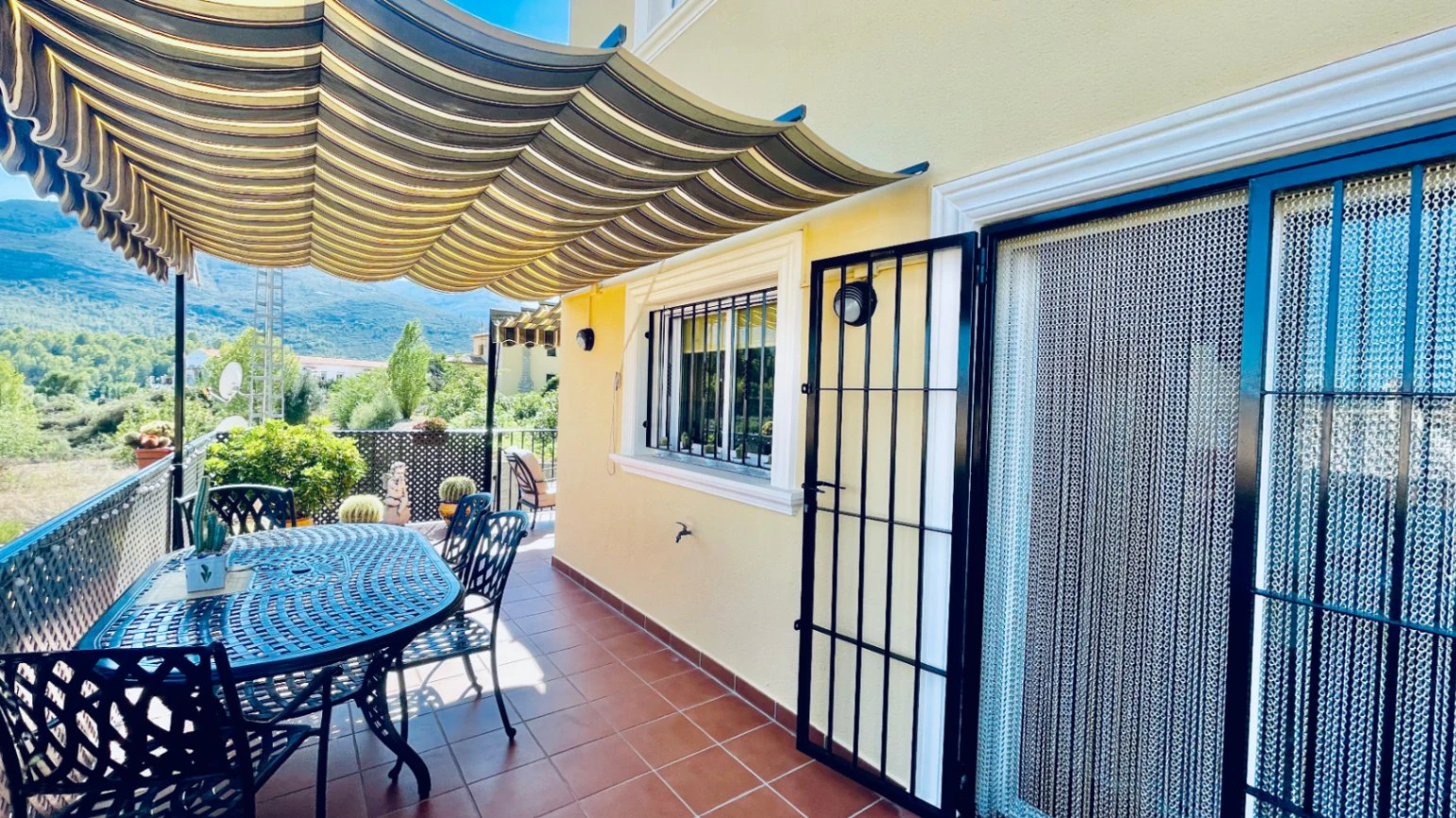 Townhouse for sale in Murla: Luxurious and spacious