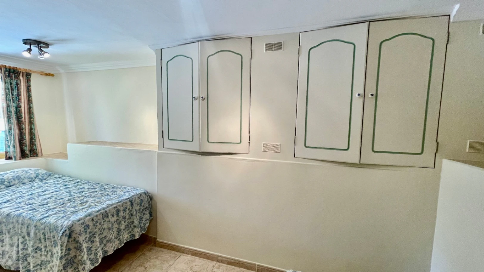 Villa for sale in Parcent: Private, corner plot