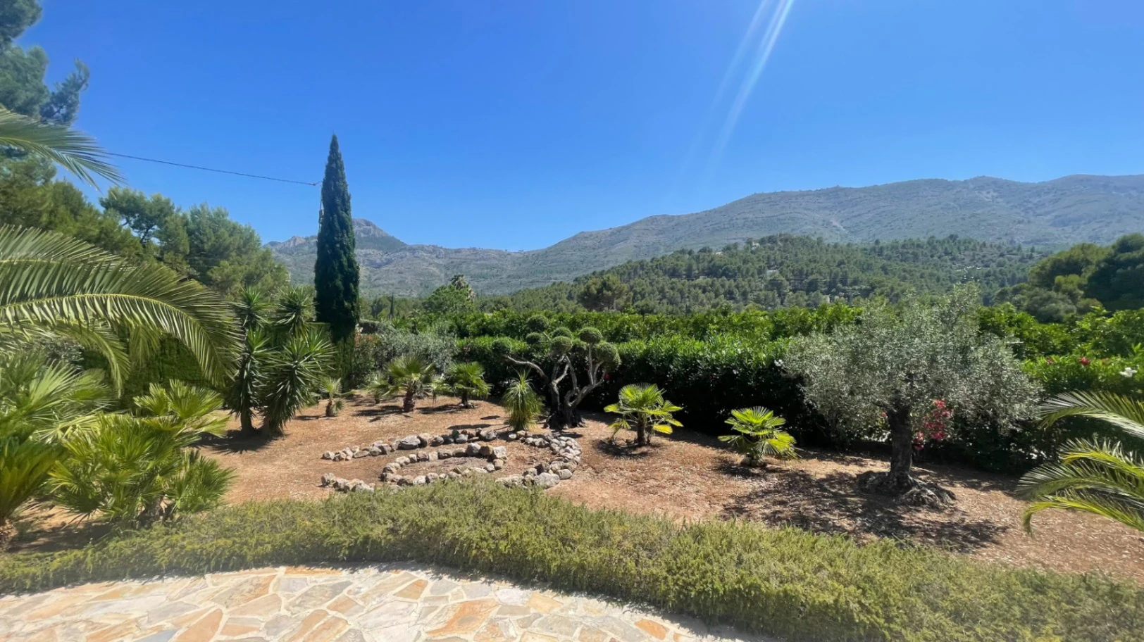 For sale in Parcent: Villa on a flat plot of 1346m2