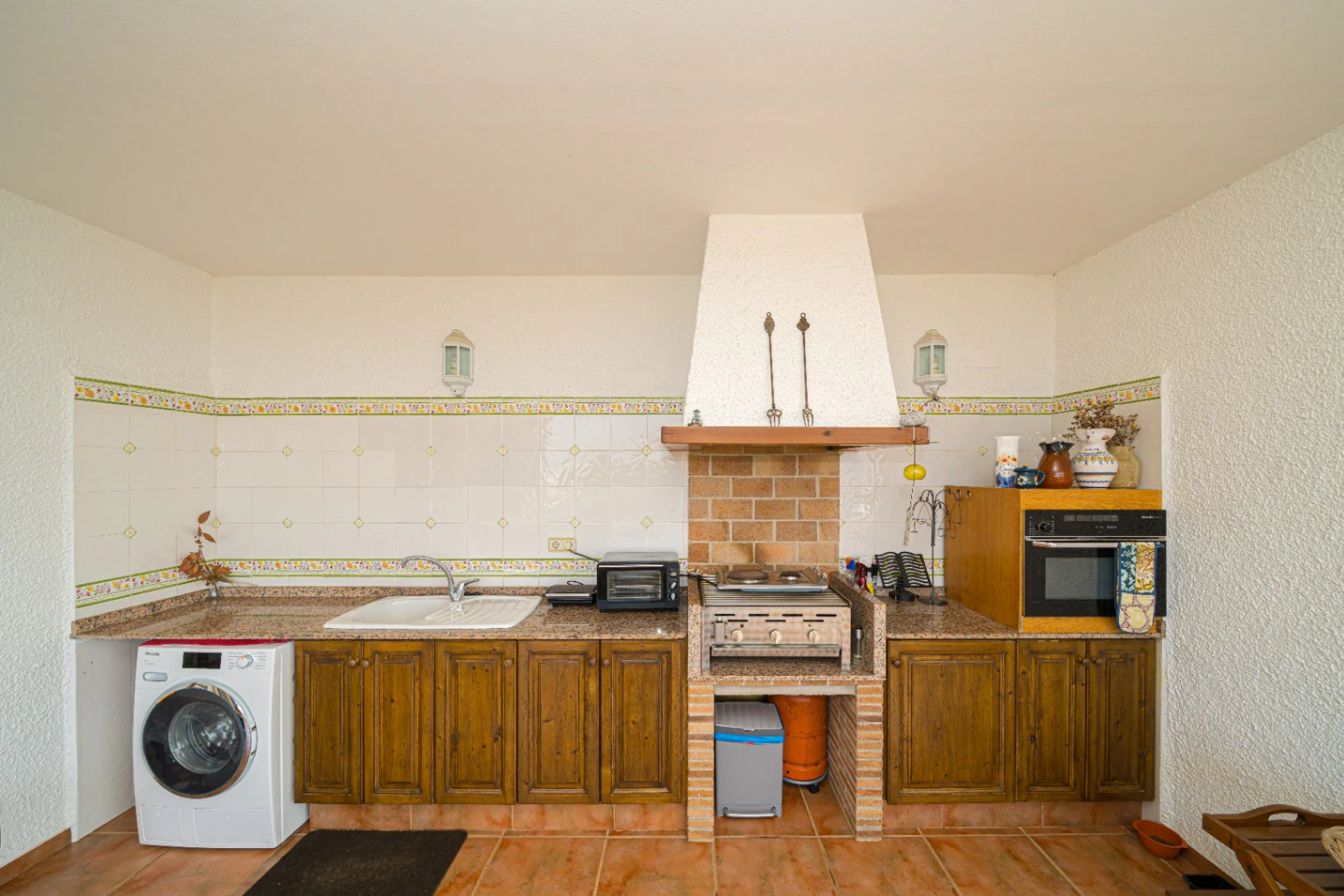 Villa for sale in Denia: Classic and elegant