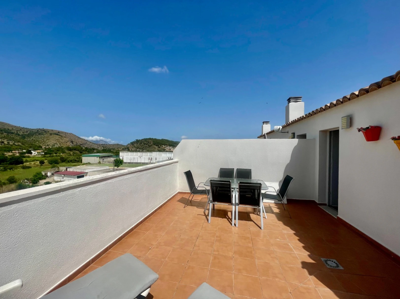 Penthouse apartment for sale in Jalon: Modern, luxurious