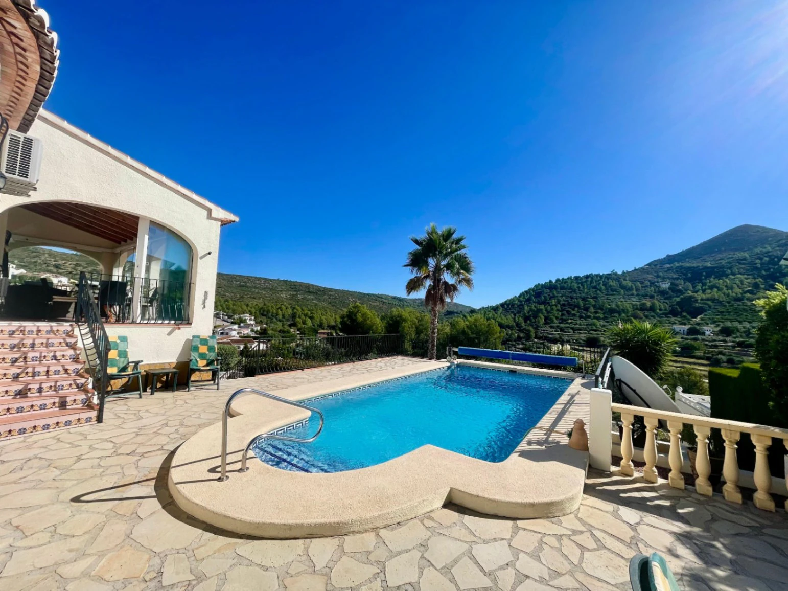Villa for sale in Alcalali: Fabulous views, separate apartment