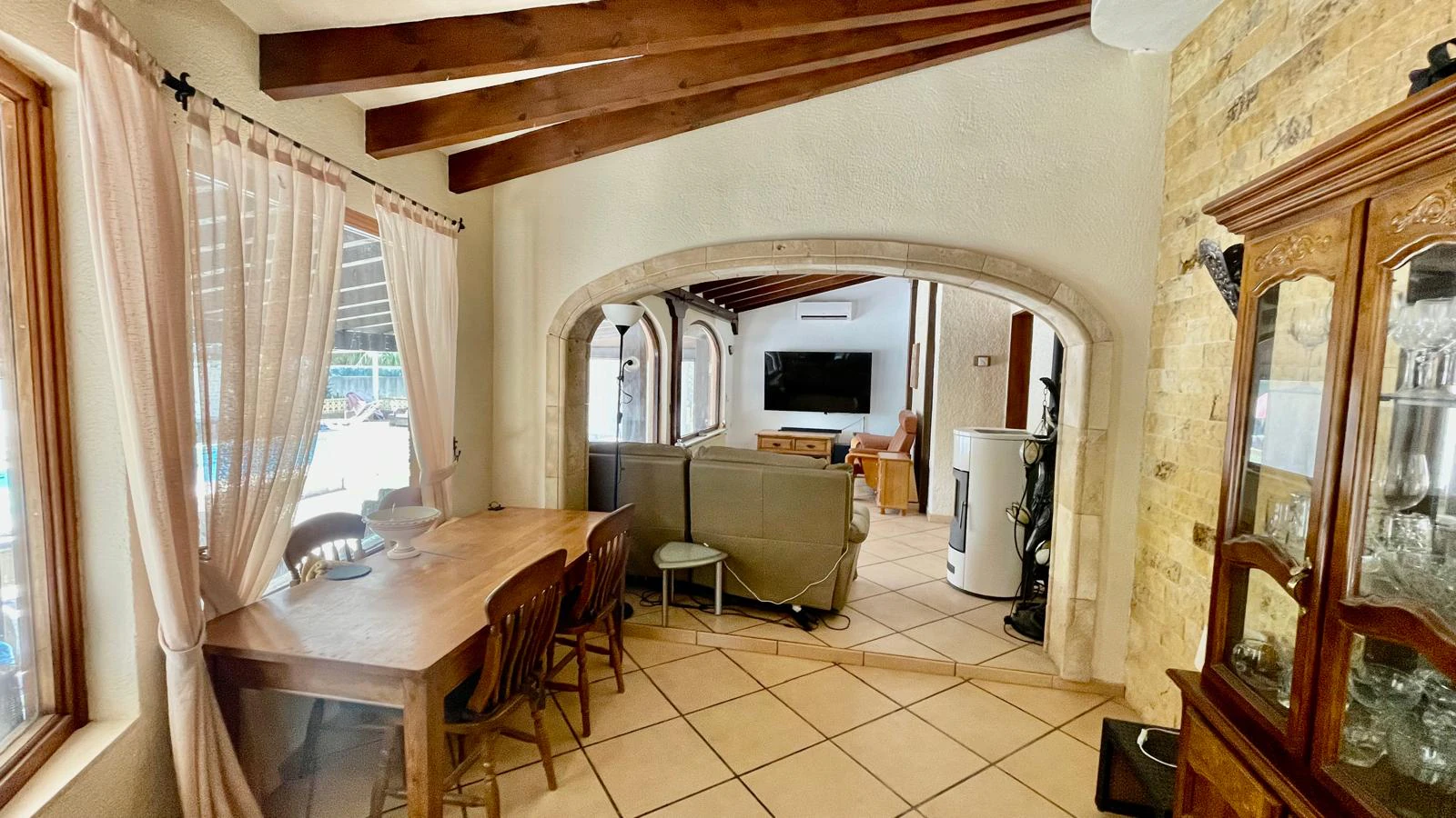 Villa for sale in Alcalali: Private, large south-facing plot, walking distance