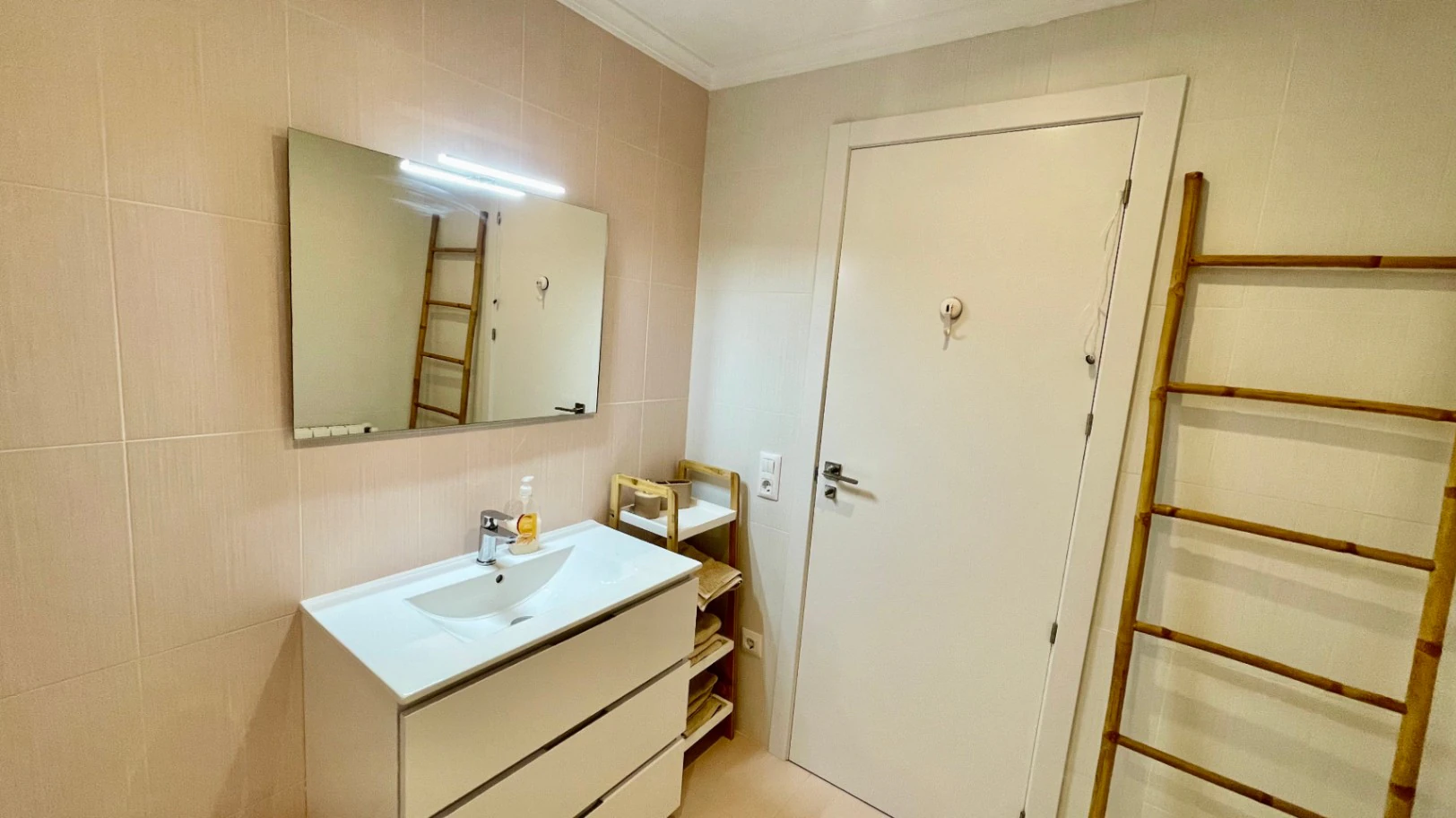 Modern townhouse for sale in Murla: Luxury, contemporary