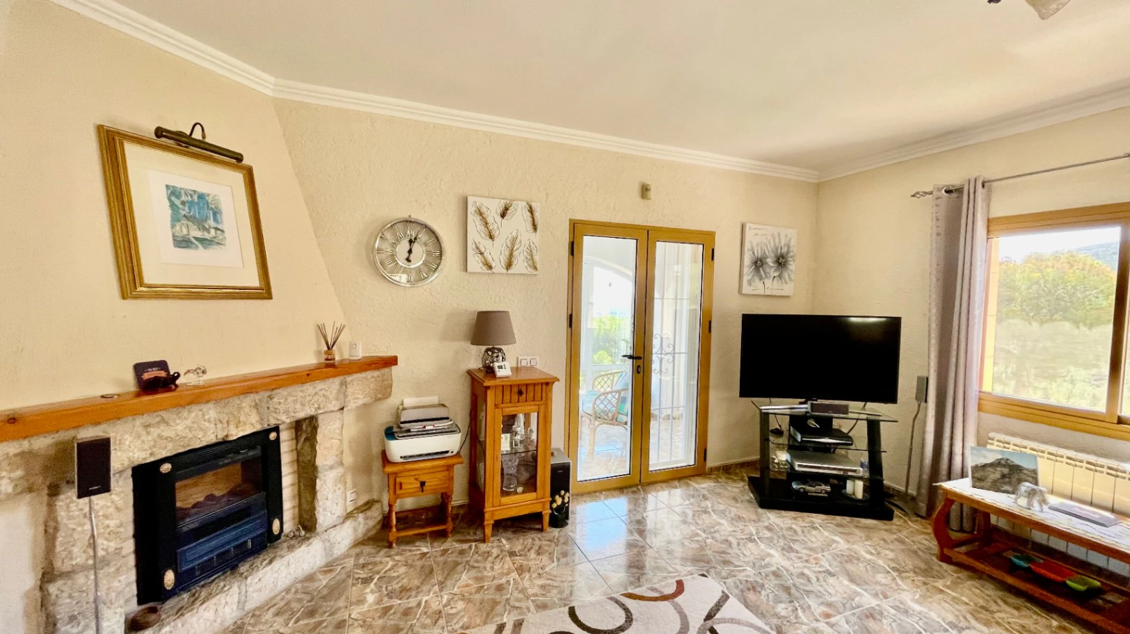 Villa for sale in Parcent: Private, corner plot