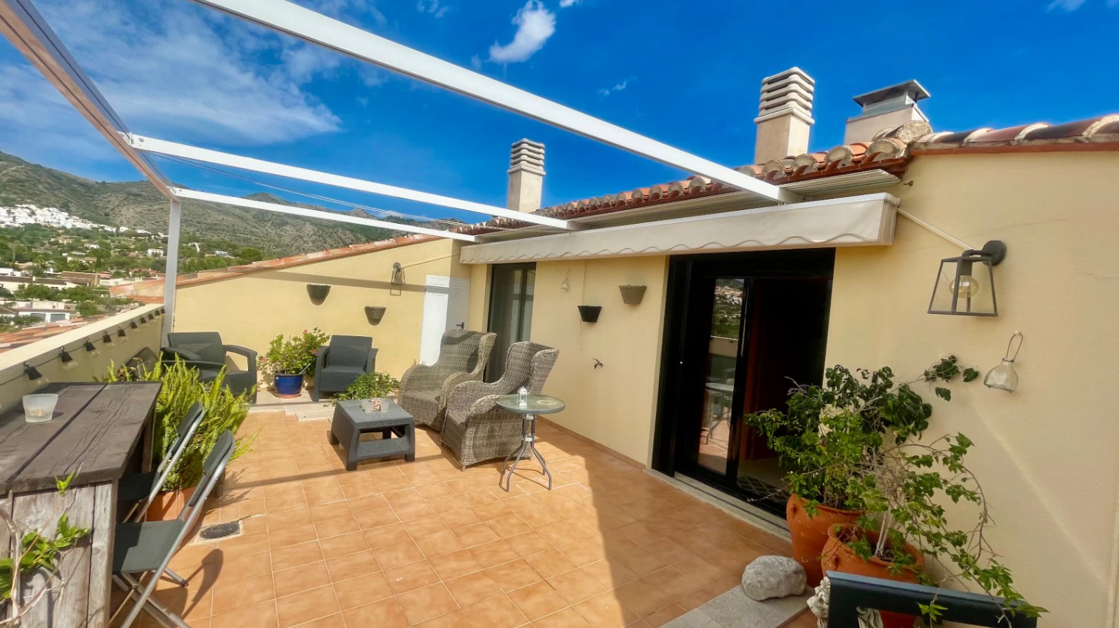 Penthouse for sale in Jalon: Two large terraces