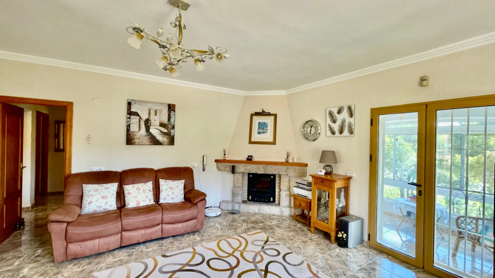 Villa for sale in Parcent: Private, corner plot
