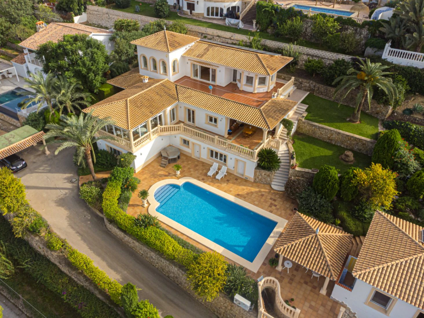 Villa for sale in Denia: Classic and elegant