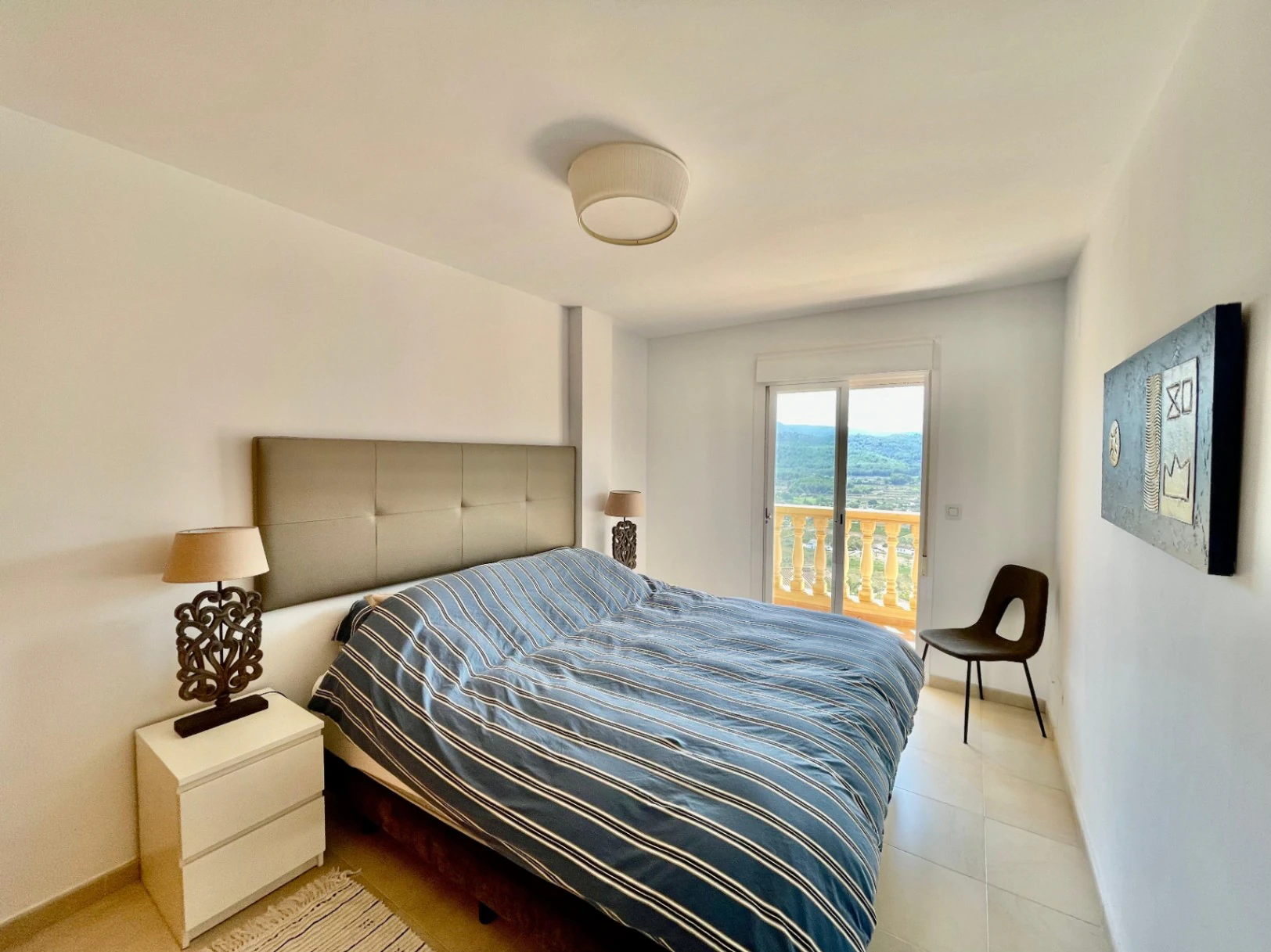 Modern townhouse for sale in Jalon: luxurious, stylish