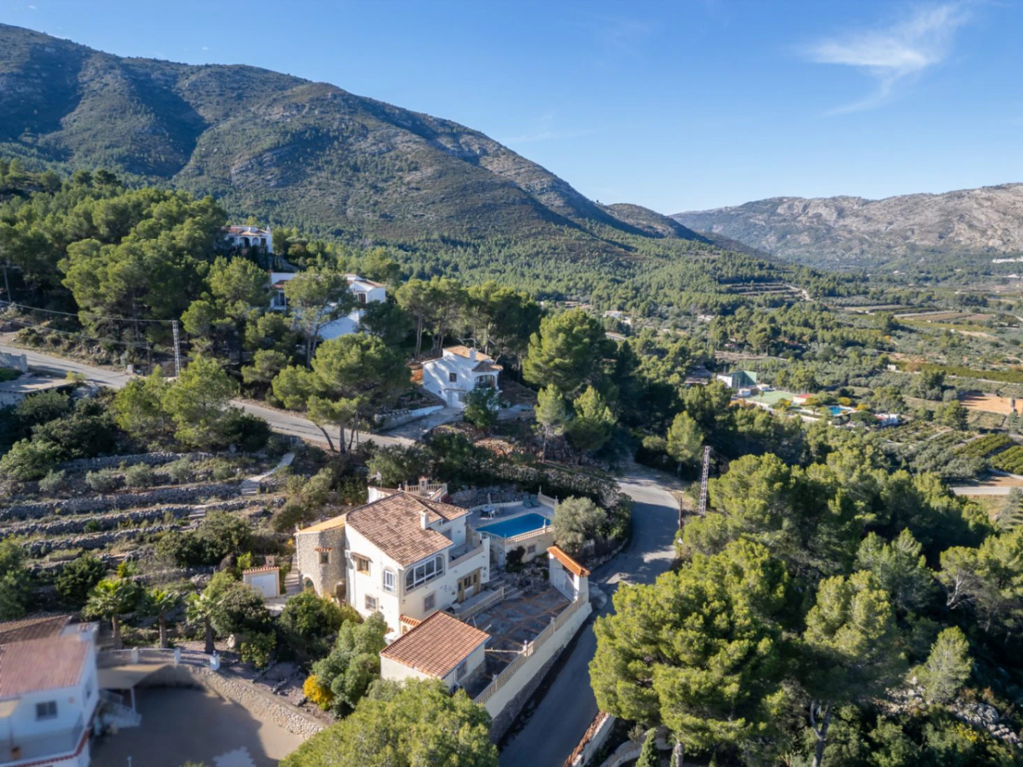 Villa for sale in Parcent: Private, corner plot