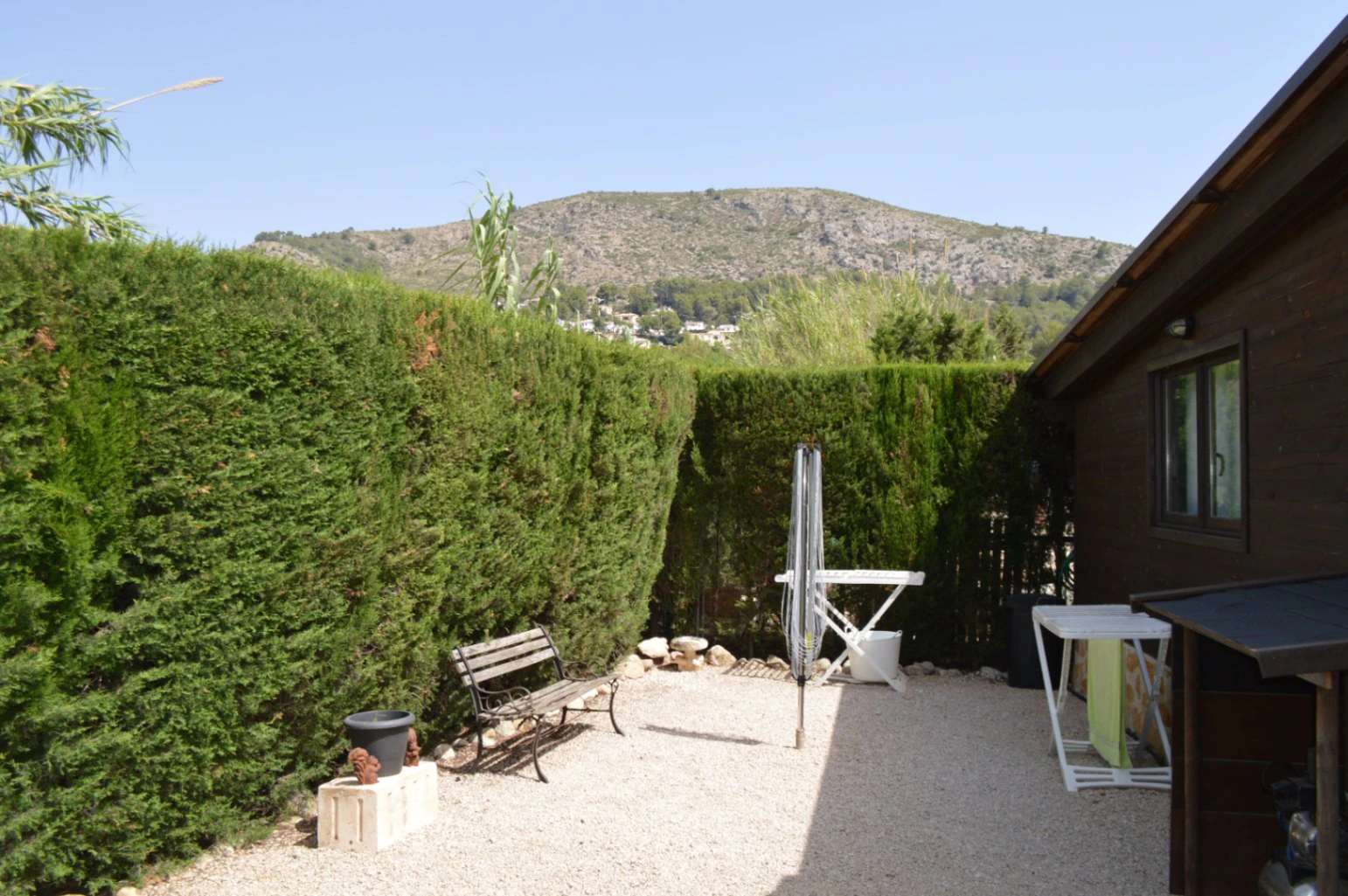 Villa for sale in Alcalali: Private, large south-facing plot, walking distance