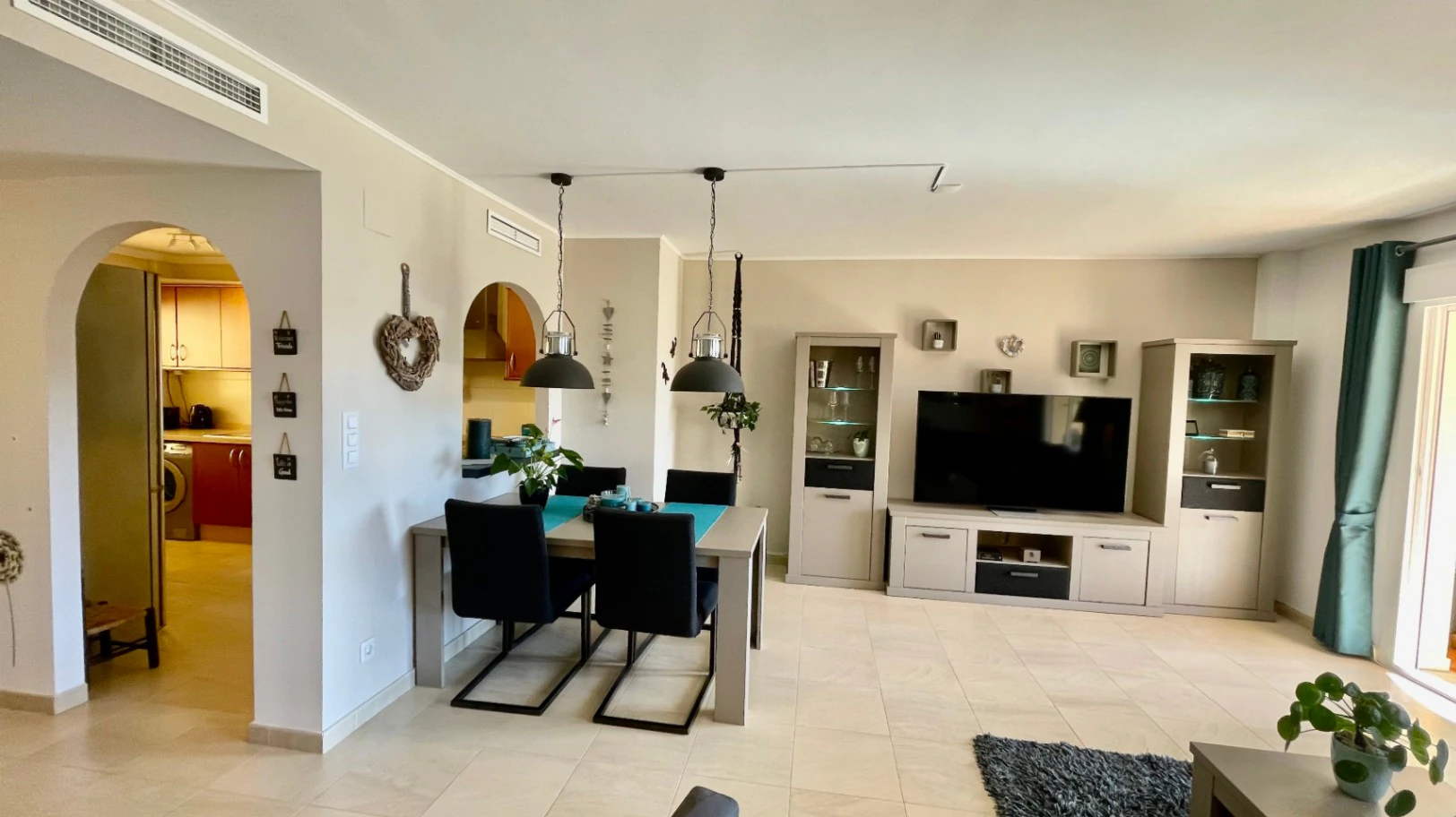 Modern townhouse for sale in Jalon: luxurious, breathtaking views