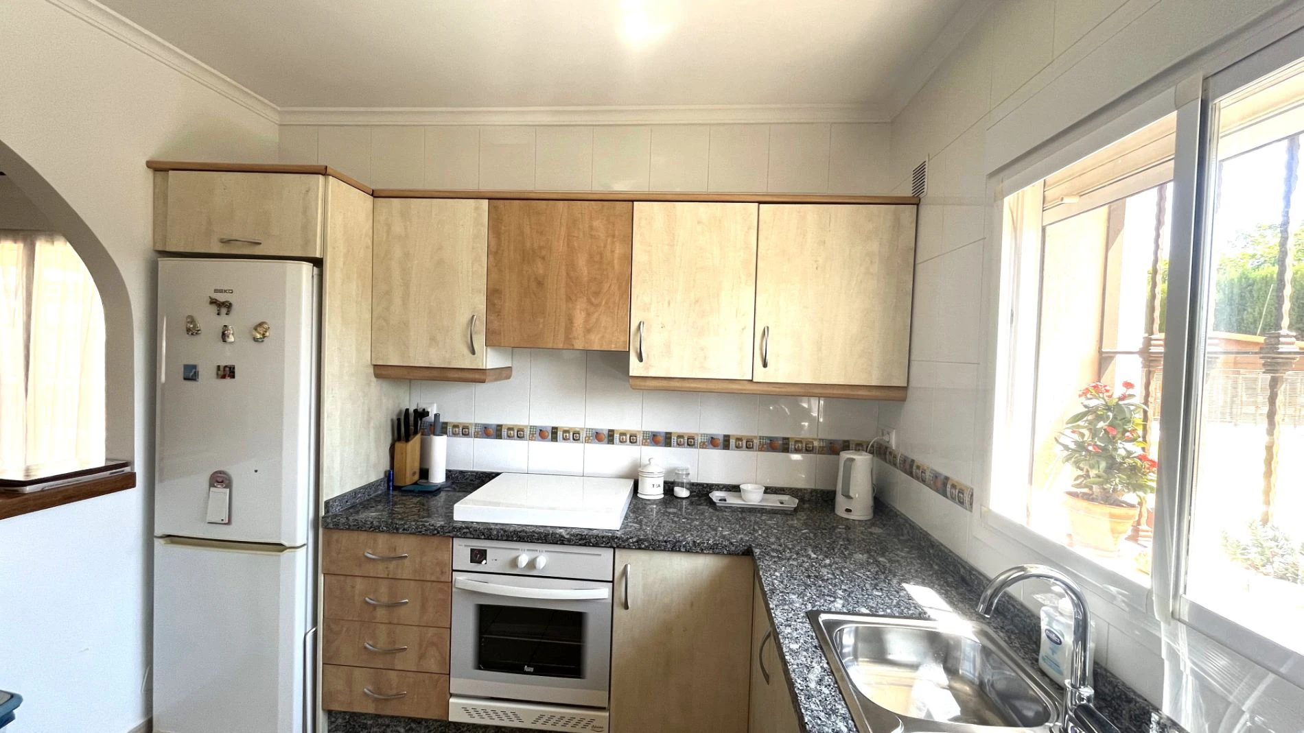 Modern, semi-detached, excellent location
