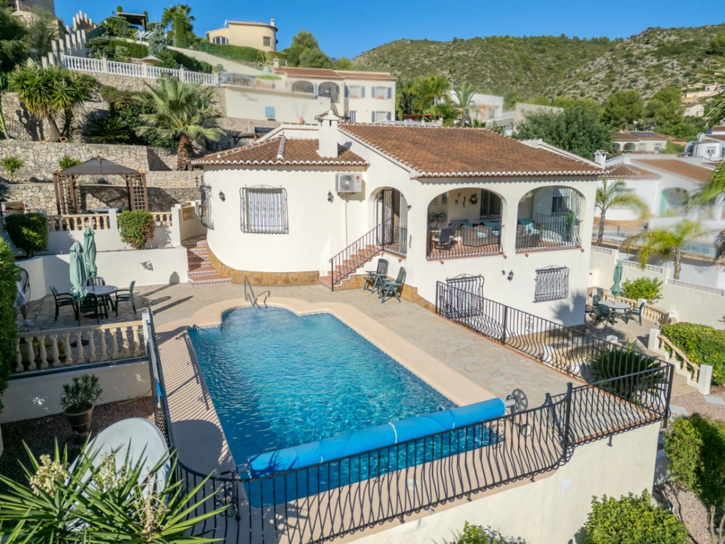 Villa for sale in Alcalali: Fabulous views, separate apartment