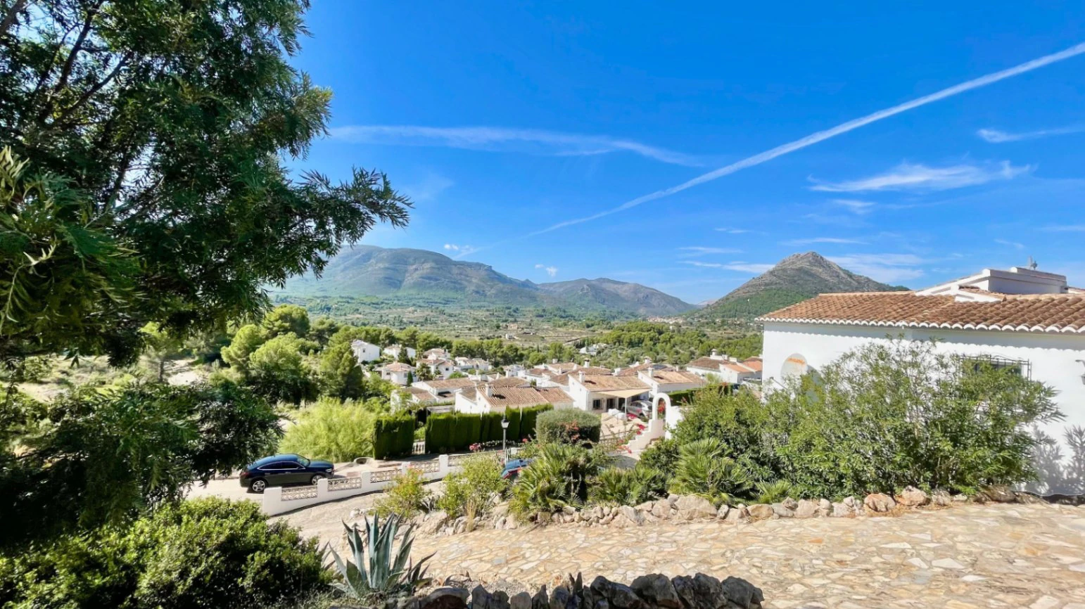 Villa for sale in Murla: Sought-after location, separate apartment