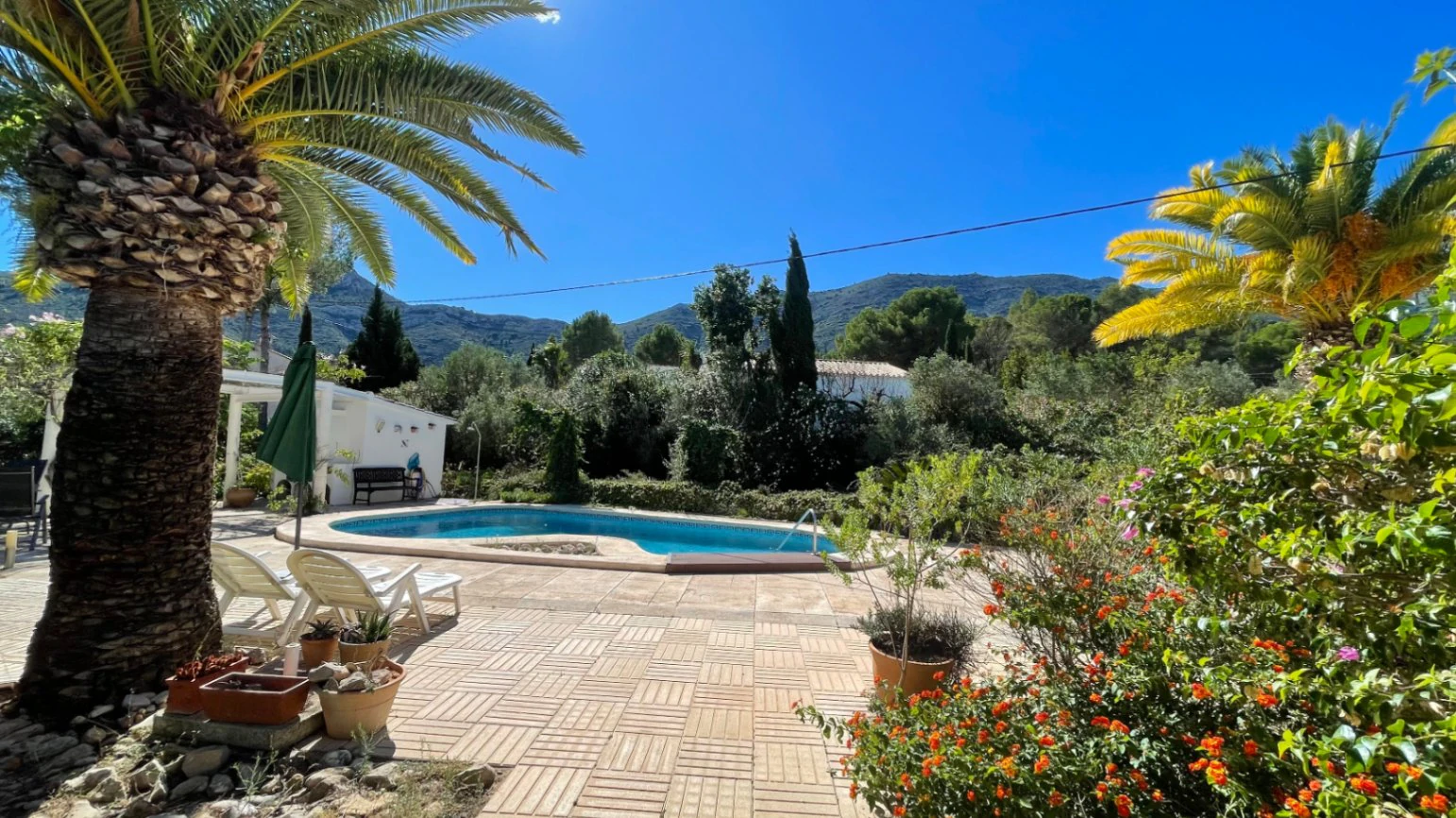 Villa for sale in Parcent: Charming, sought-after area