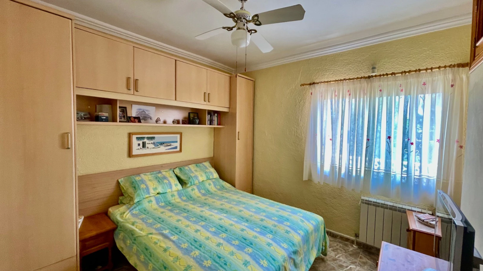 Villa for sale in Parcent: Private, corner plot