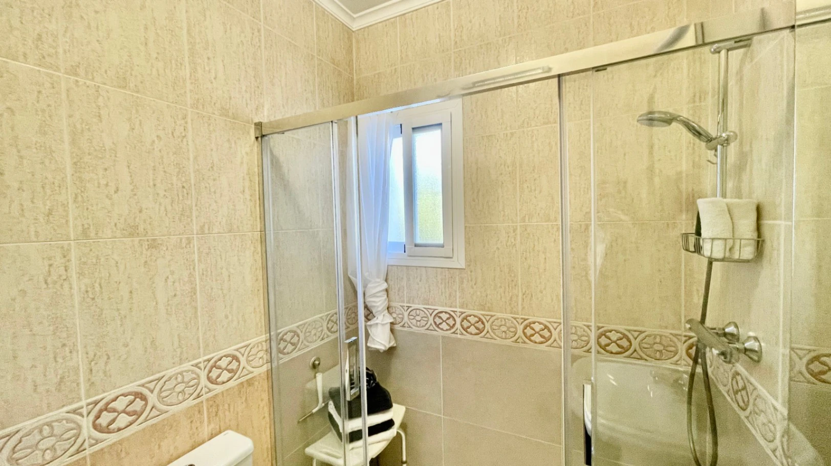 Halfvrijstaande bungalow te koop in Murla: Elegant, op hoekperceel