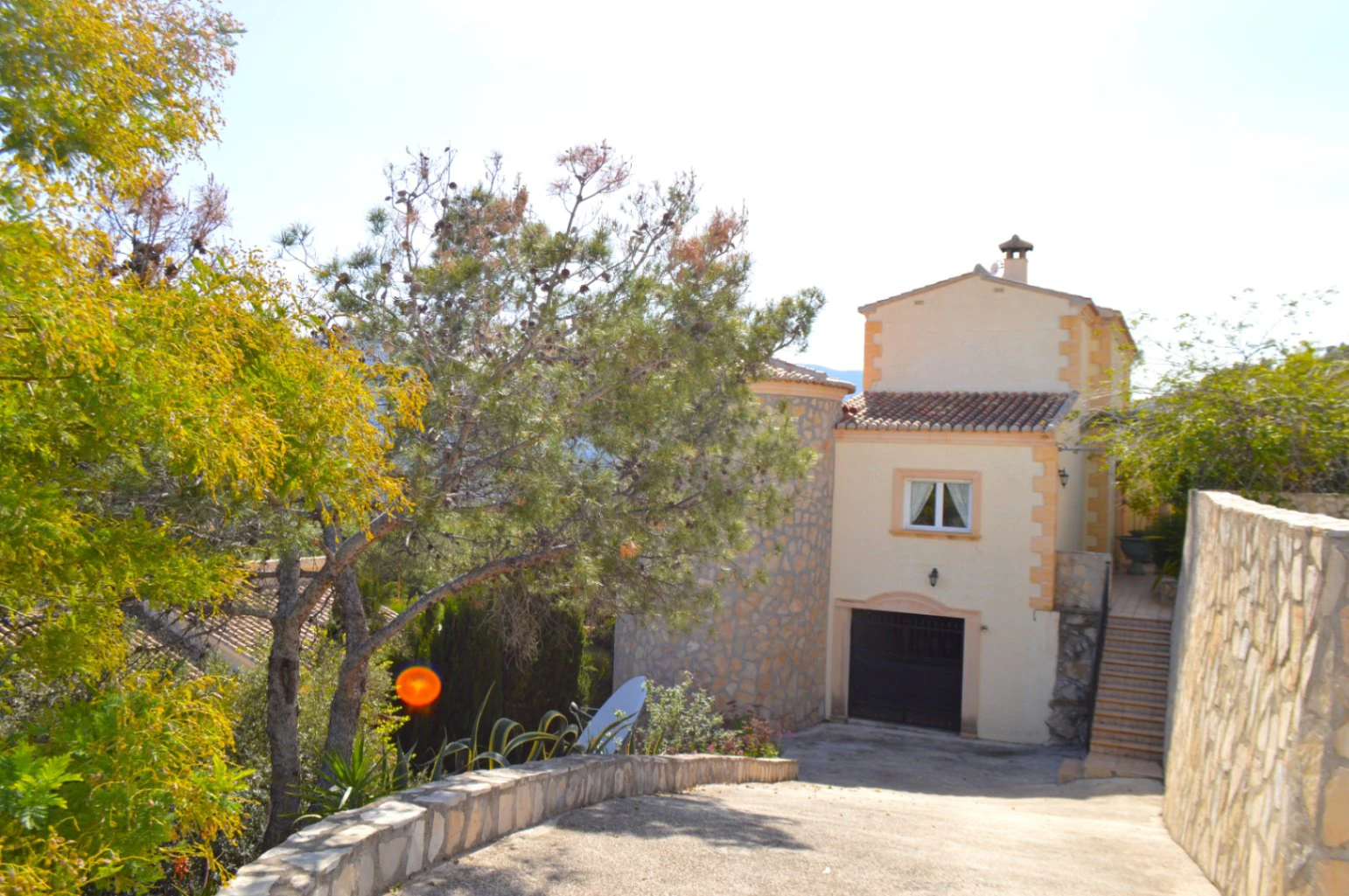 Villa for sale in Jalon: Unique, very private