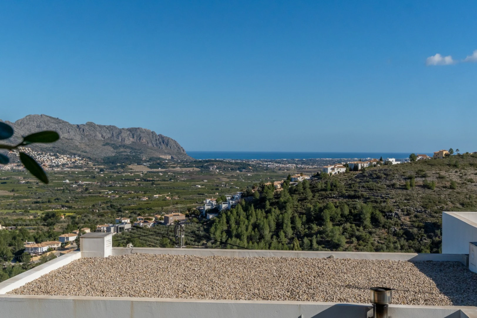 Villa for sale in Orba: Minimalist luxury, with fabulous views