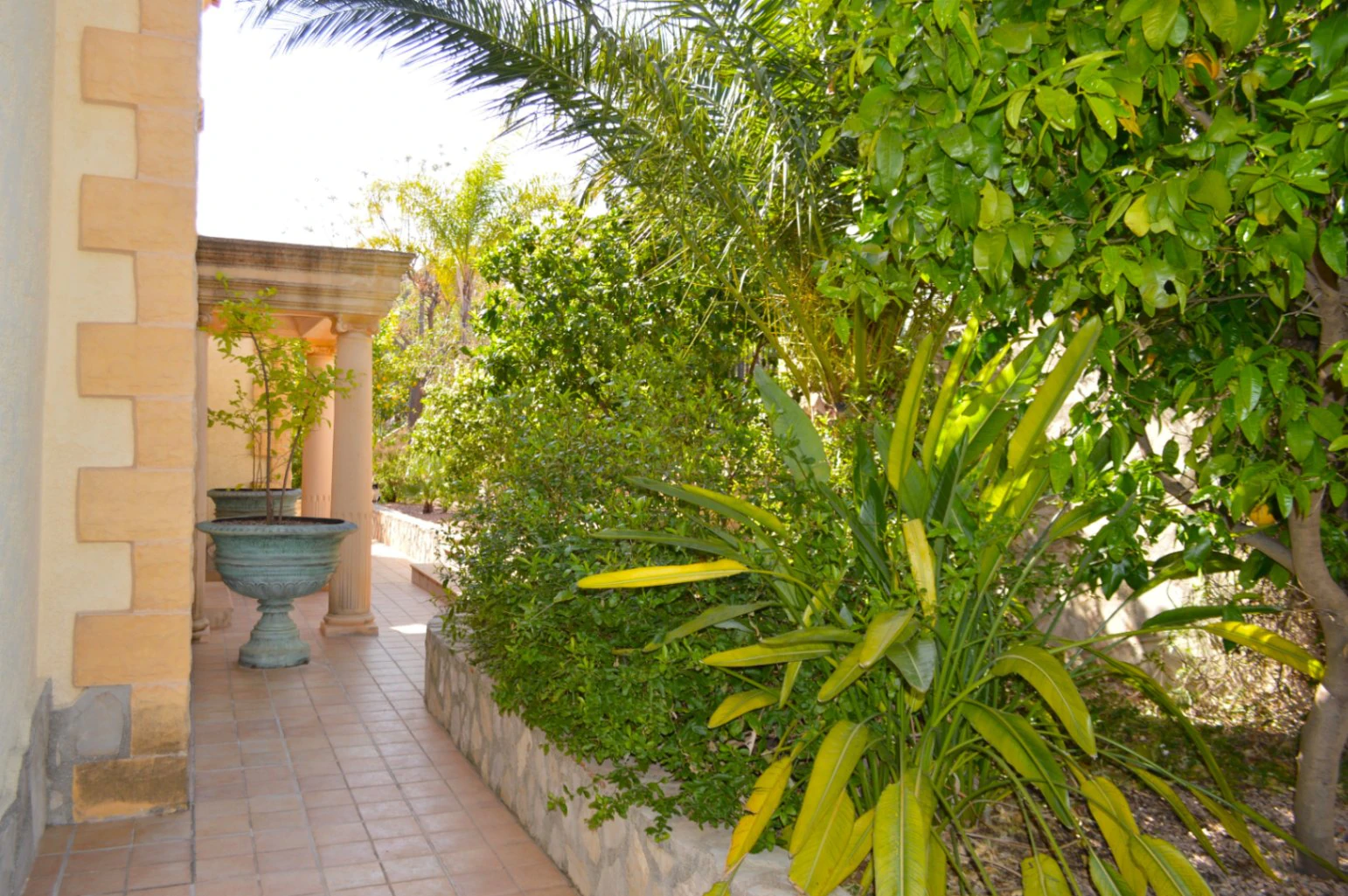Villa for sale in Jalon: Unique, very private