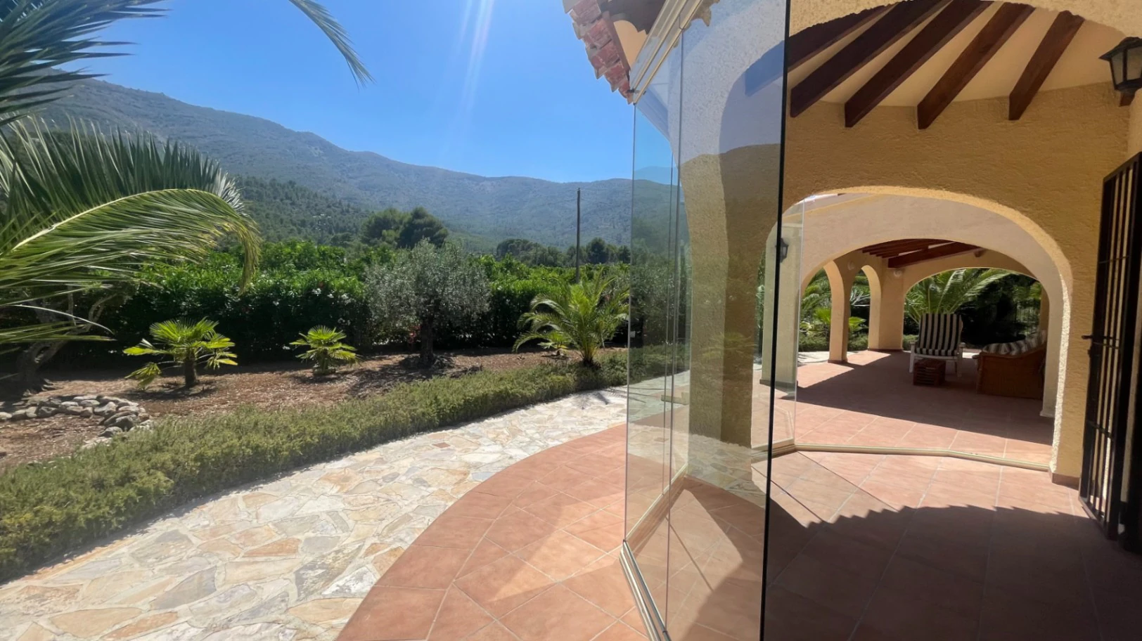 For sale in Parcent: Villa on a flat plot of 1346m2