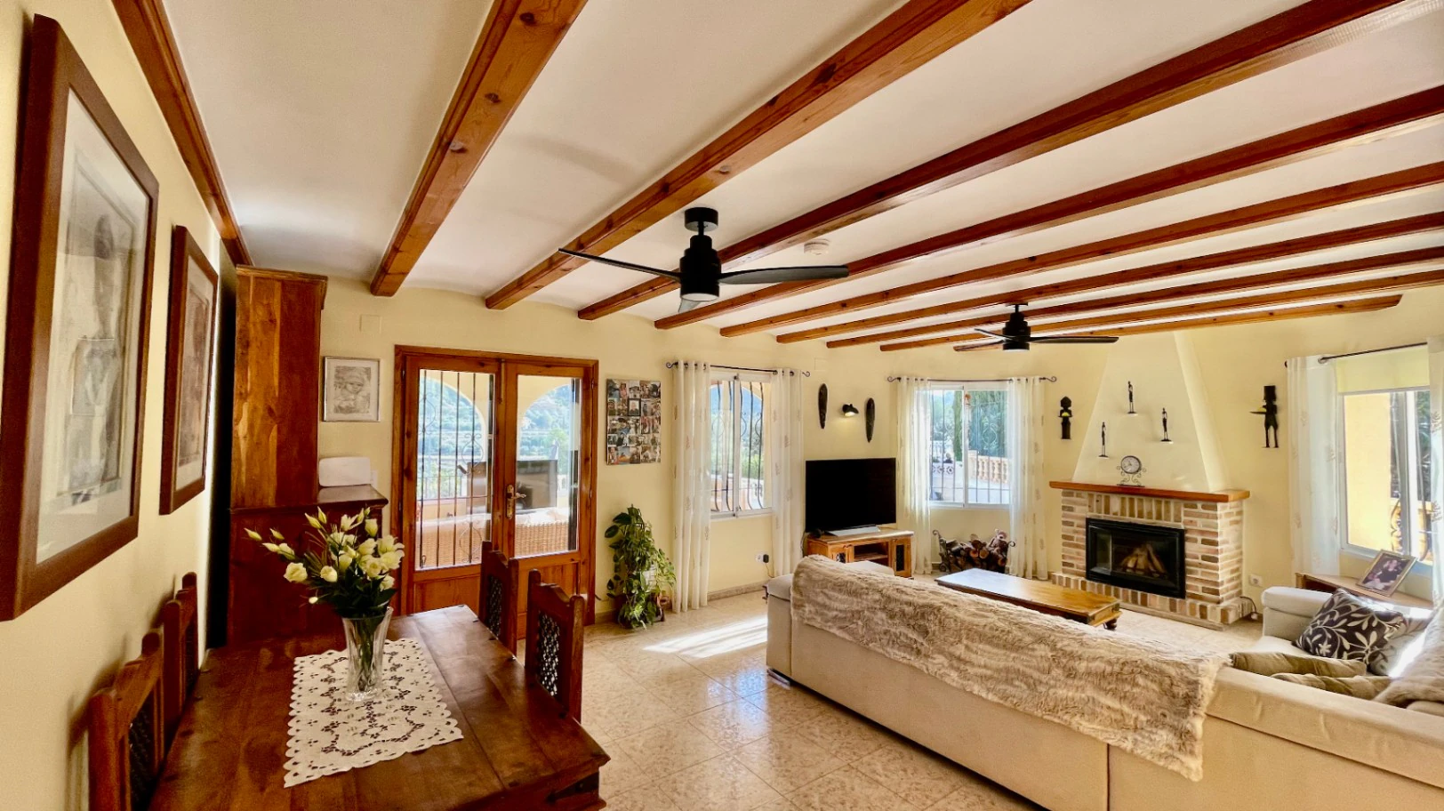 Villa for sale in Alcalali: Fabulous mountain views, excellent privacy