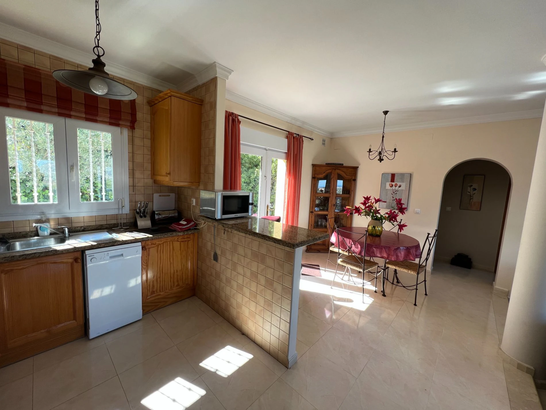 Villa for sale in Orba: Fabulous views, separate apartment
