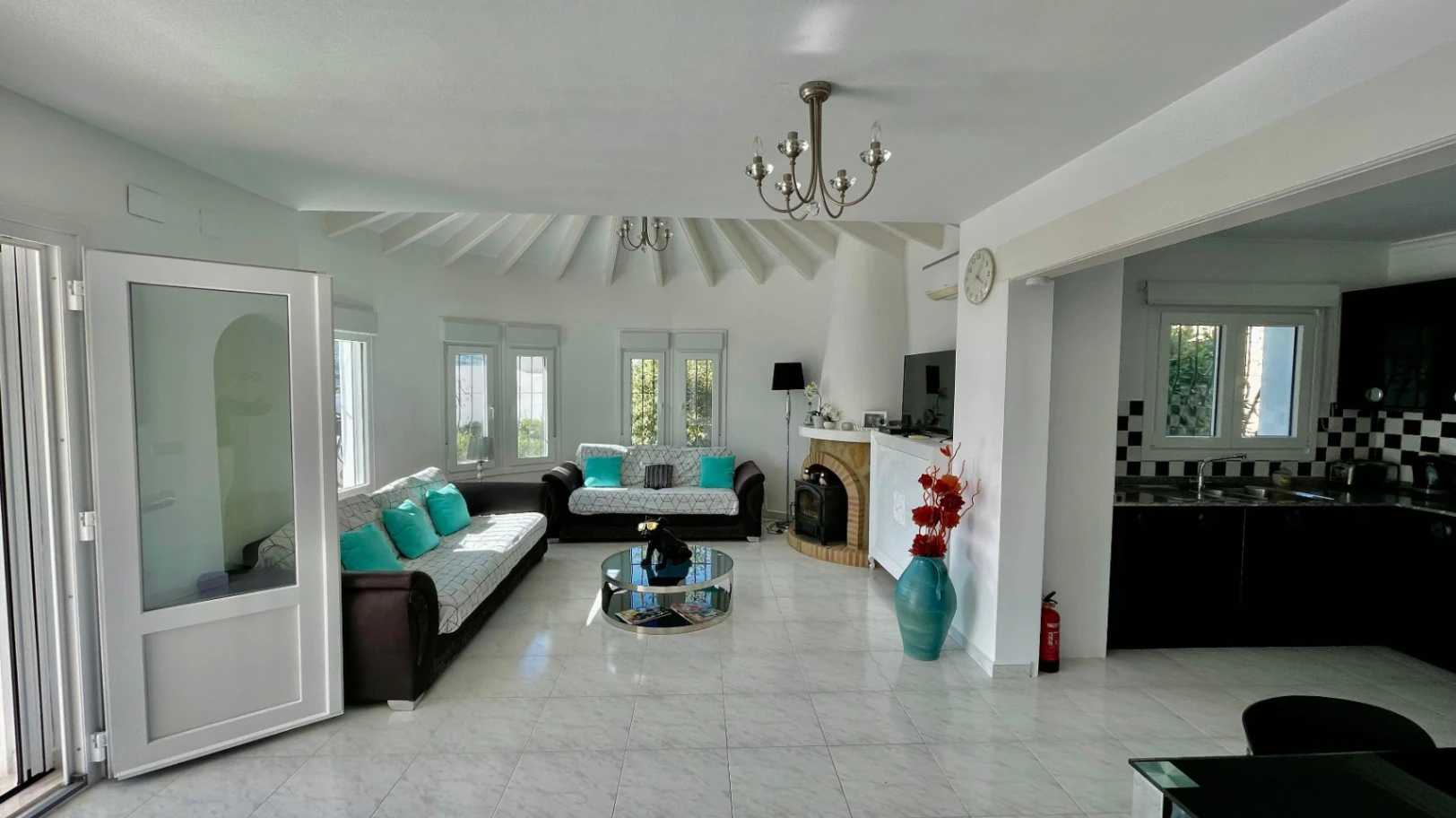 Villa for sale in Murla: Sought-after location, separate apartment