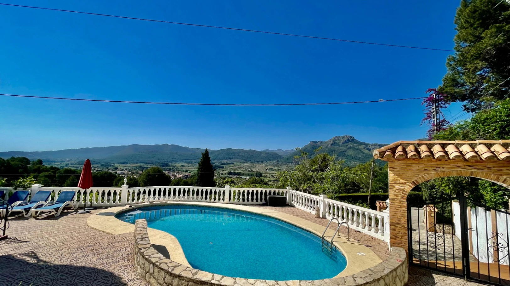 Villa te koop in Alcalali: Prachtig uitzicht op het zuiden
