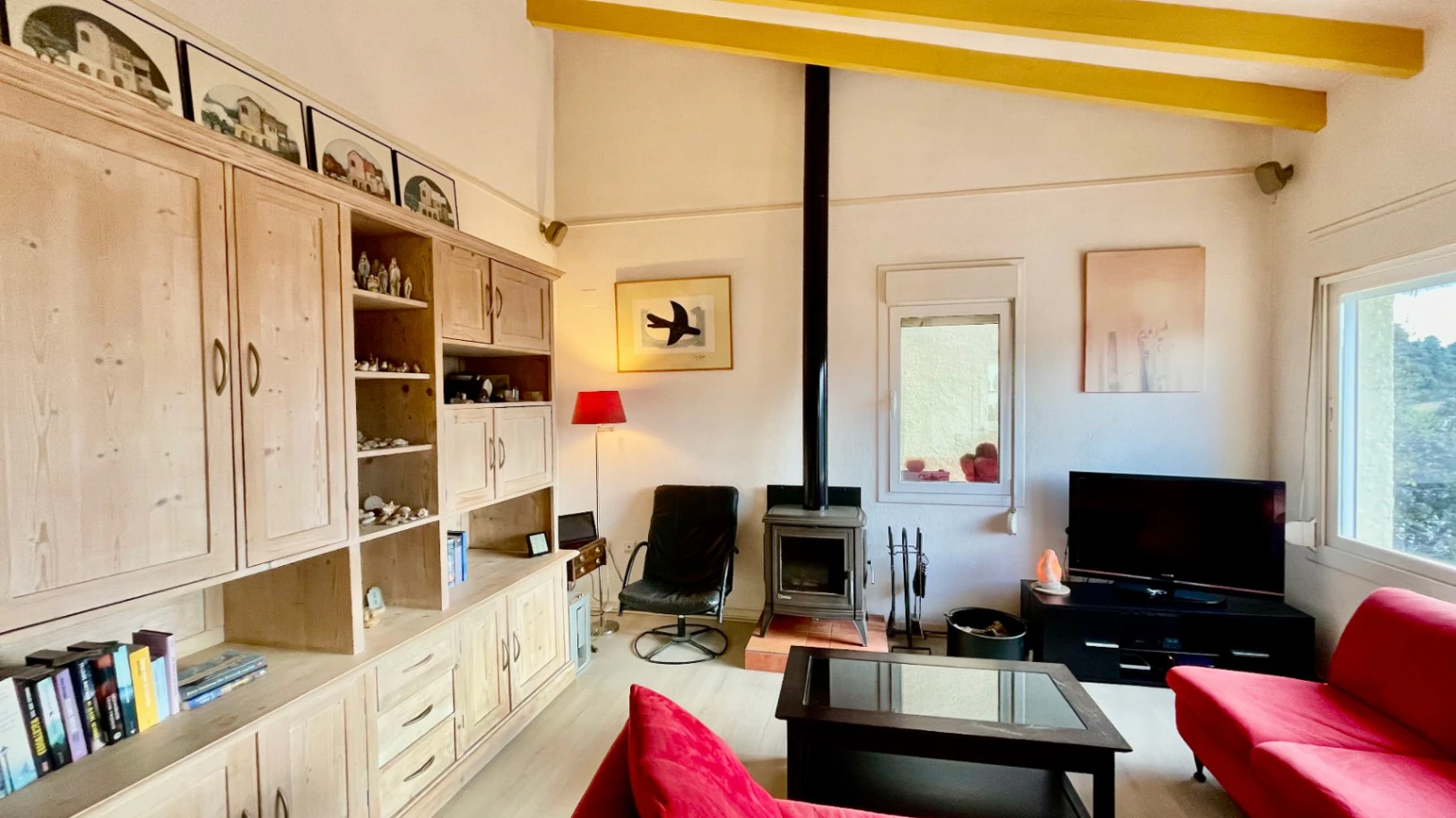 Villa for sale in Jalon: South-facing, separate guest apartment