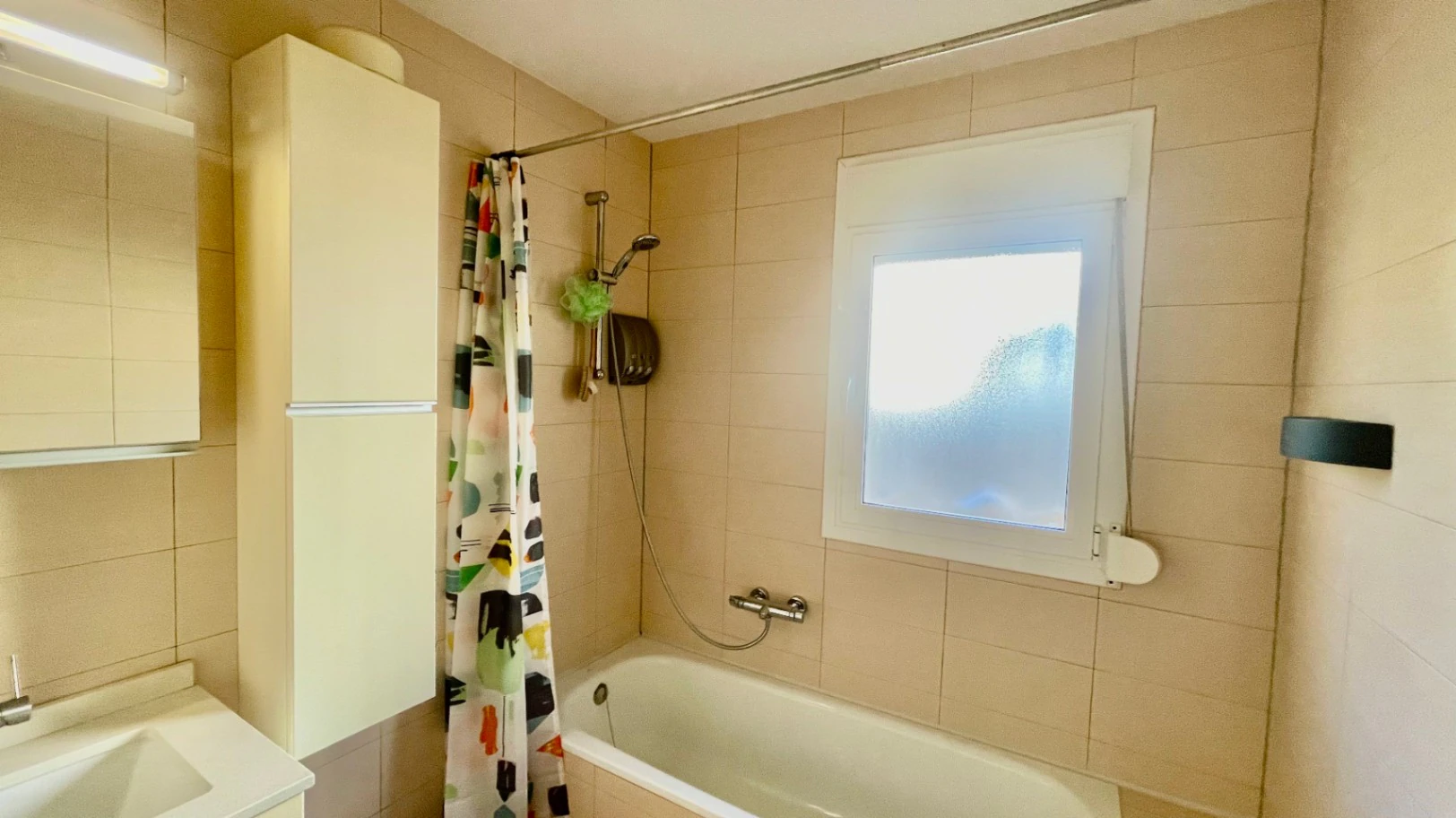 Villa for sale in Jalon: South-facing, separate guest apartment
