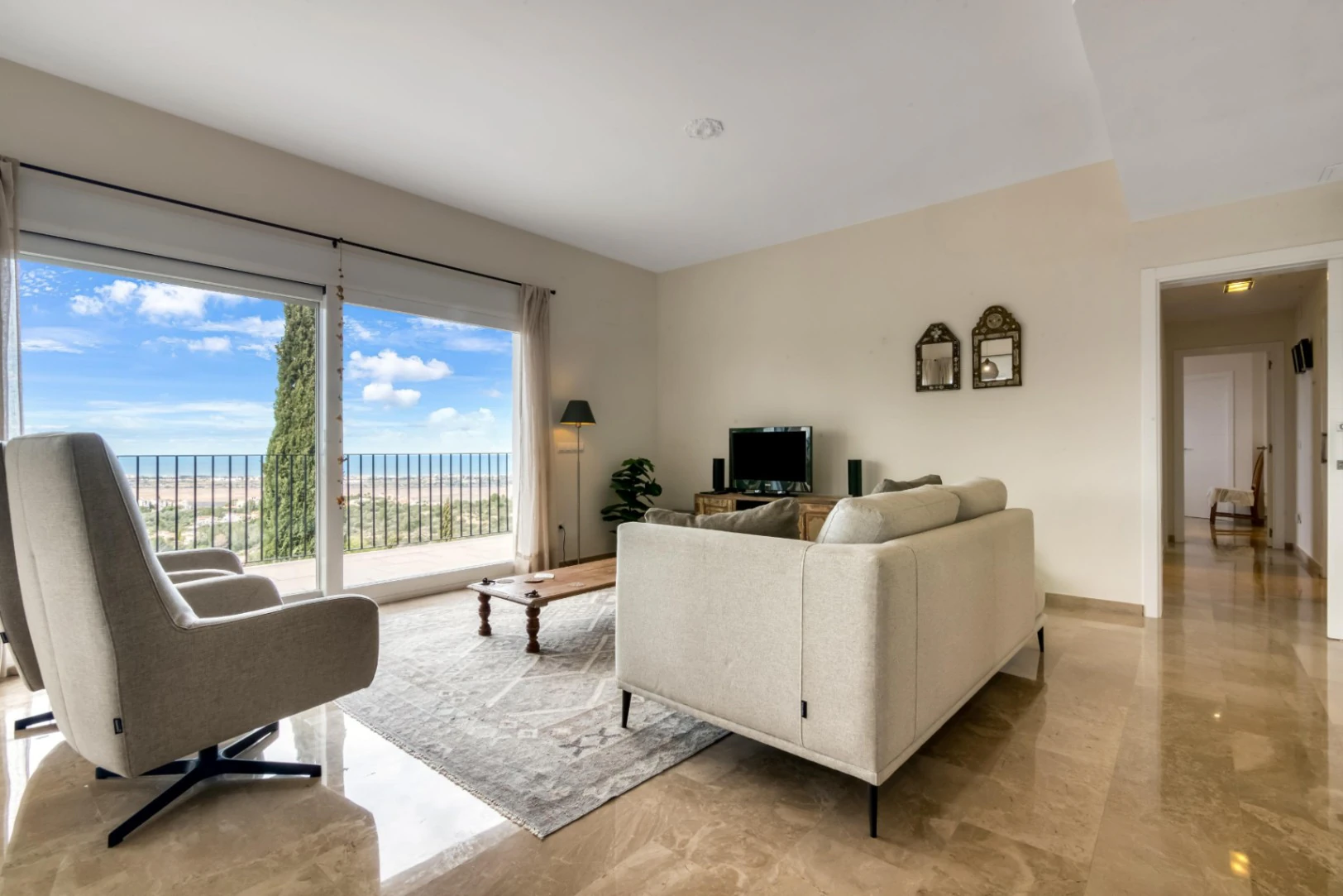 Villa for sale in Rafol: Modern, with sea views
